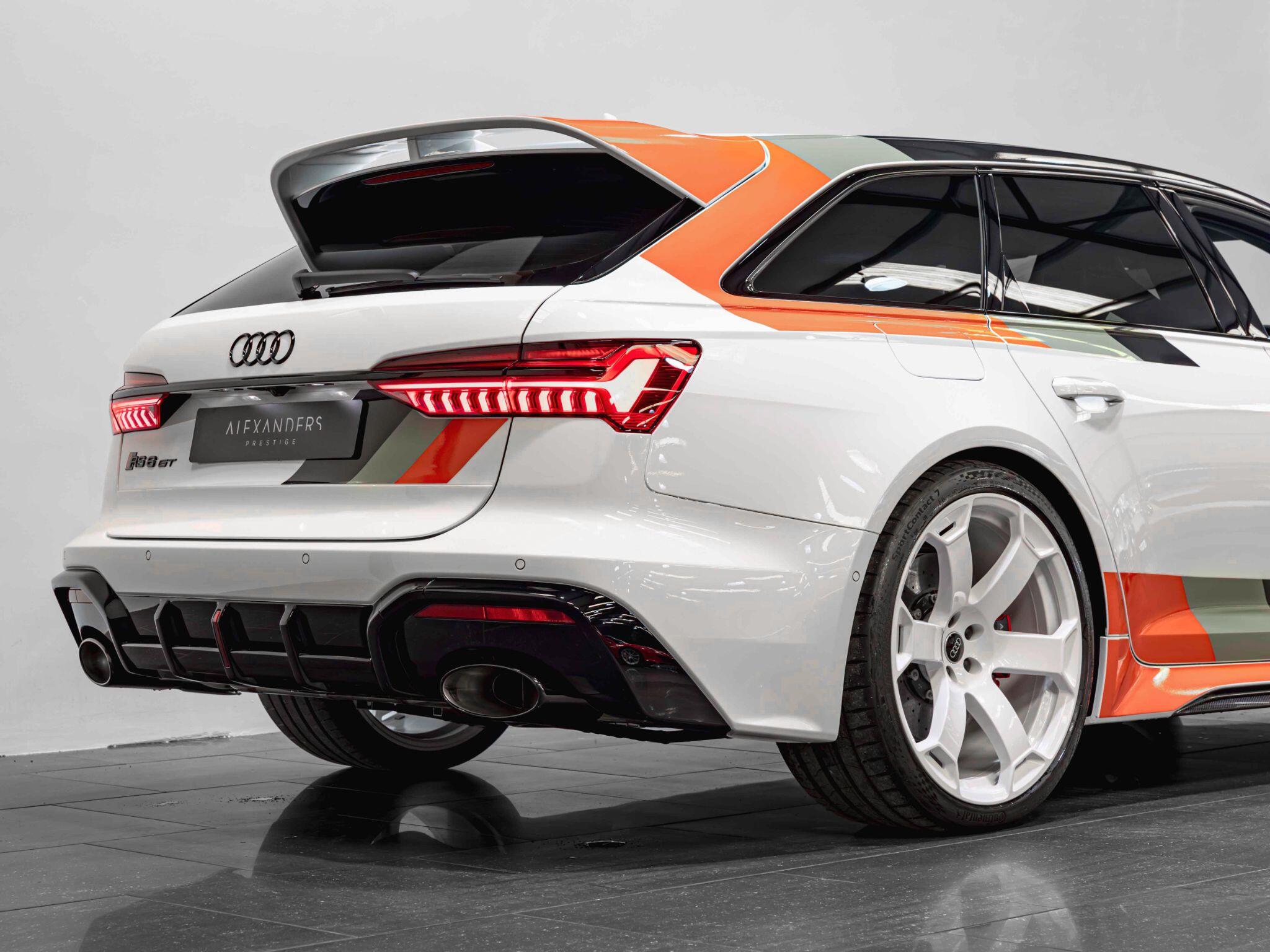 Audi RS6 Avant view 13