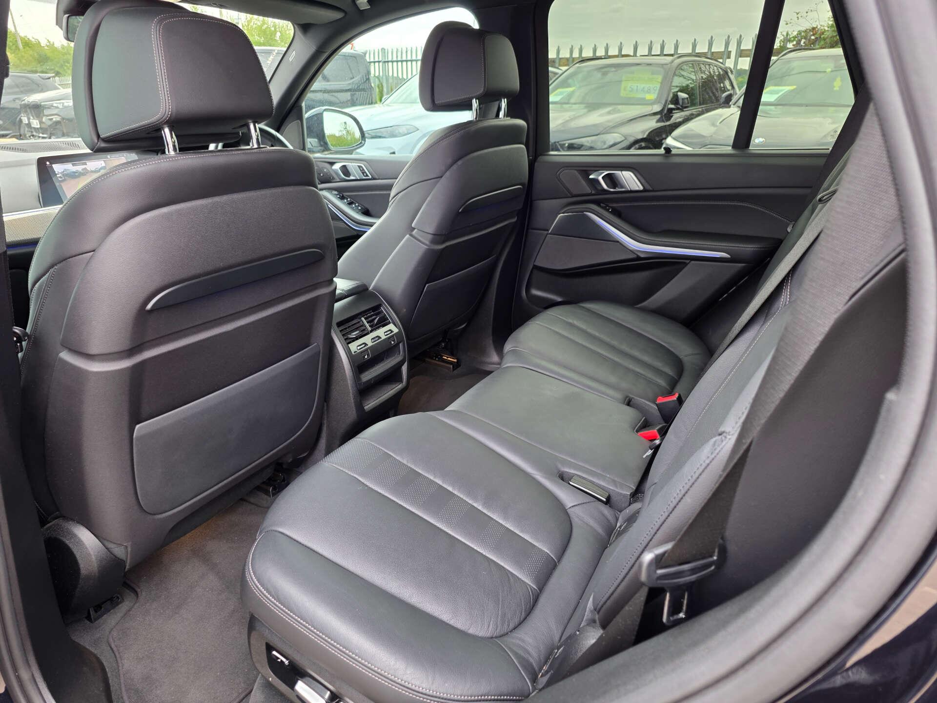 BMW X5 view 21