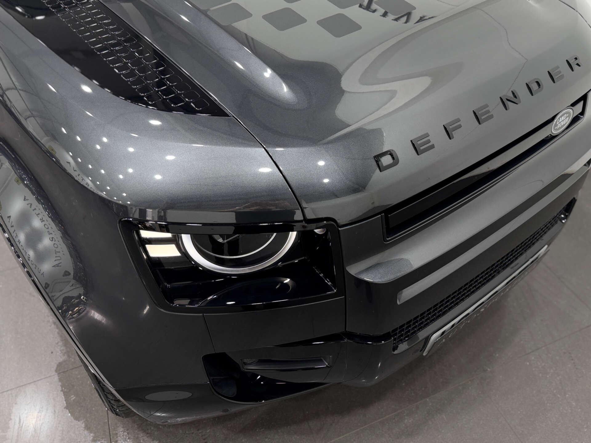 Land Rover Defender view 33