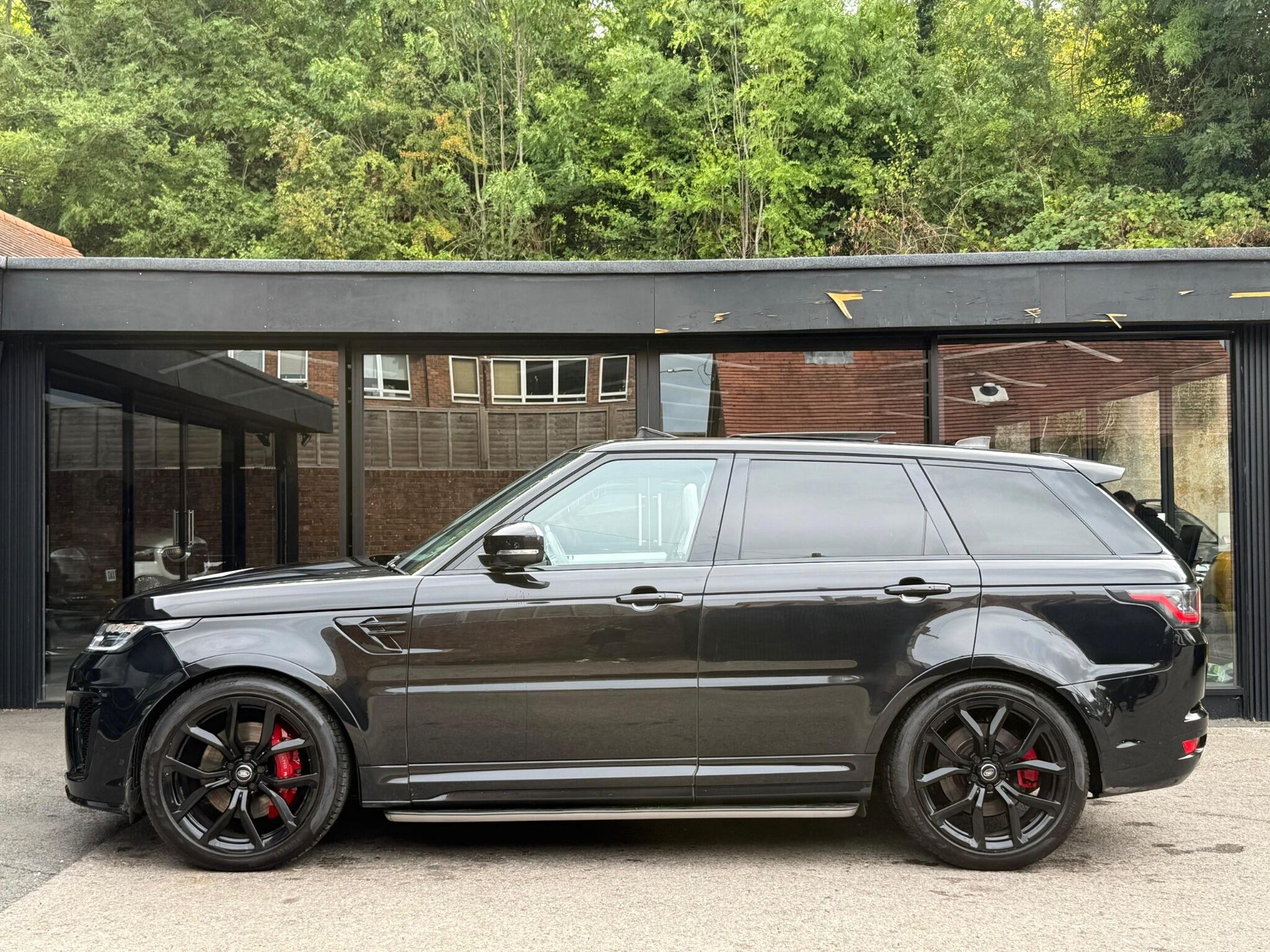 Land Rover Range Rover Sport view 4