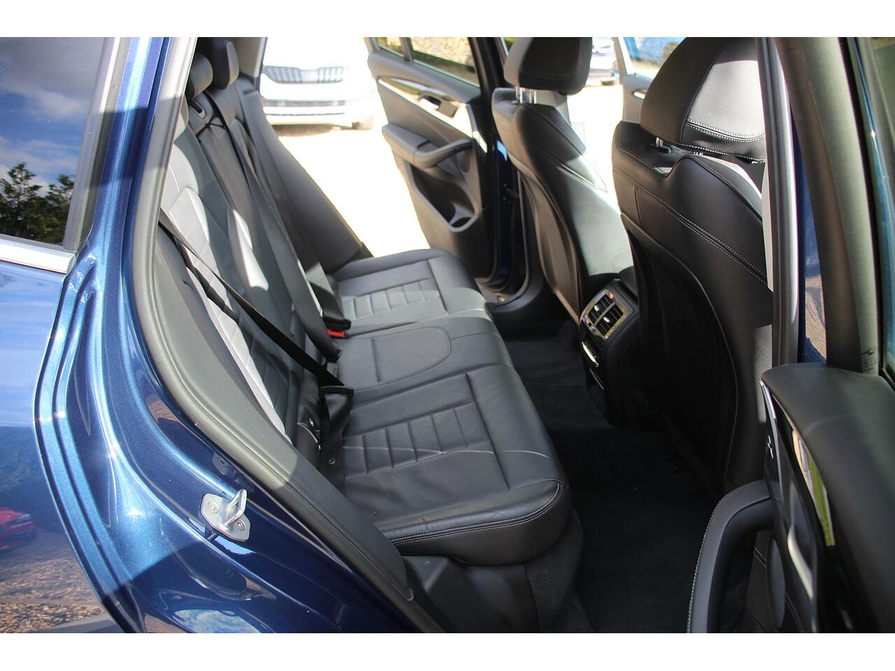 BMW X3 view 18
