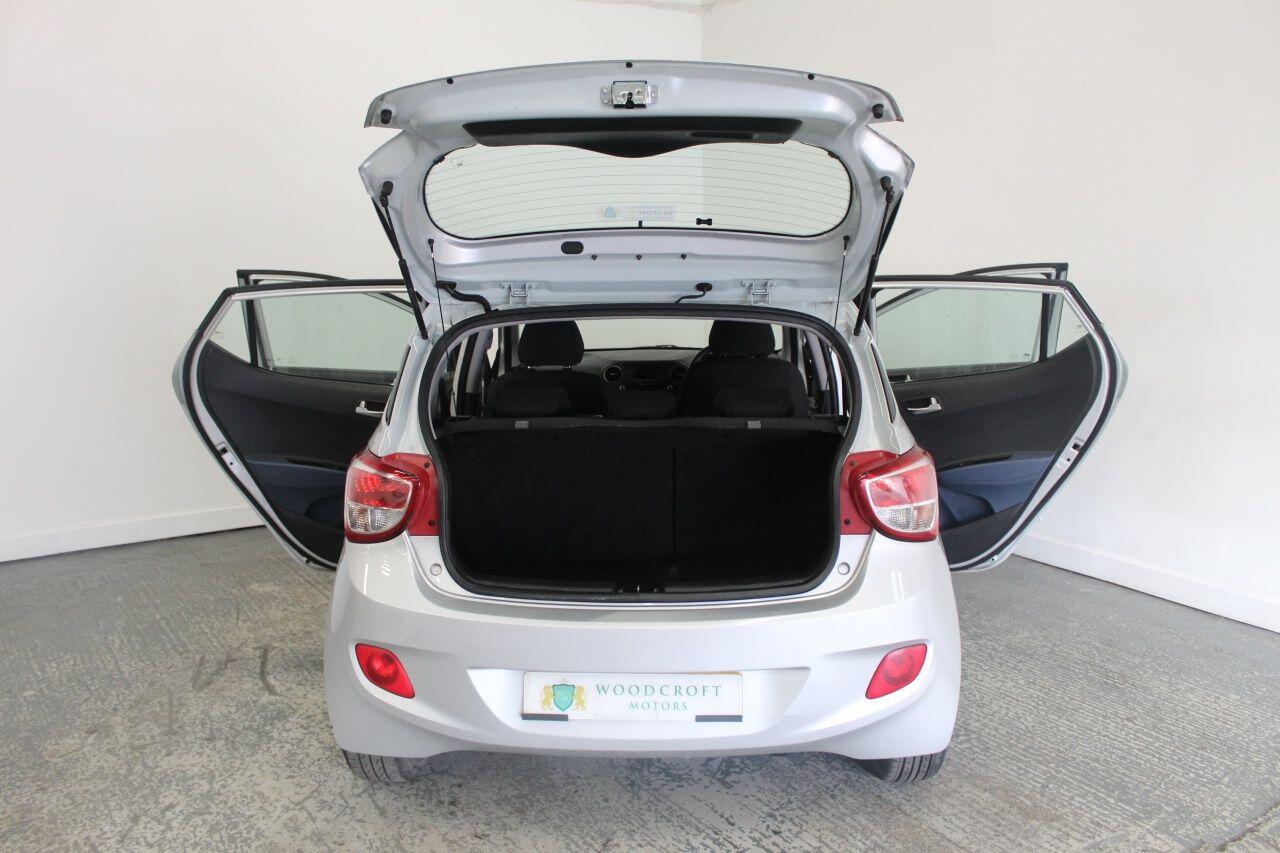 Hyundai i10 view 21