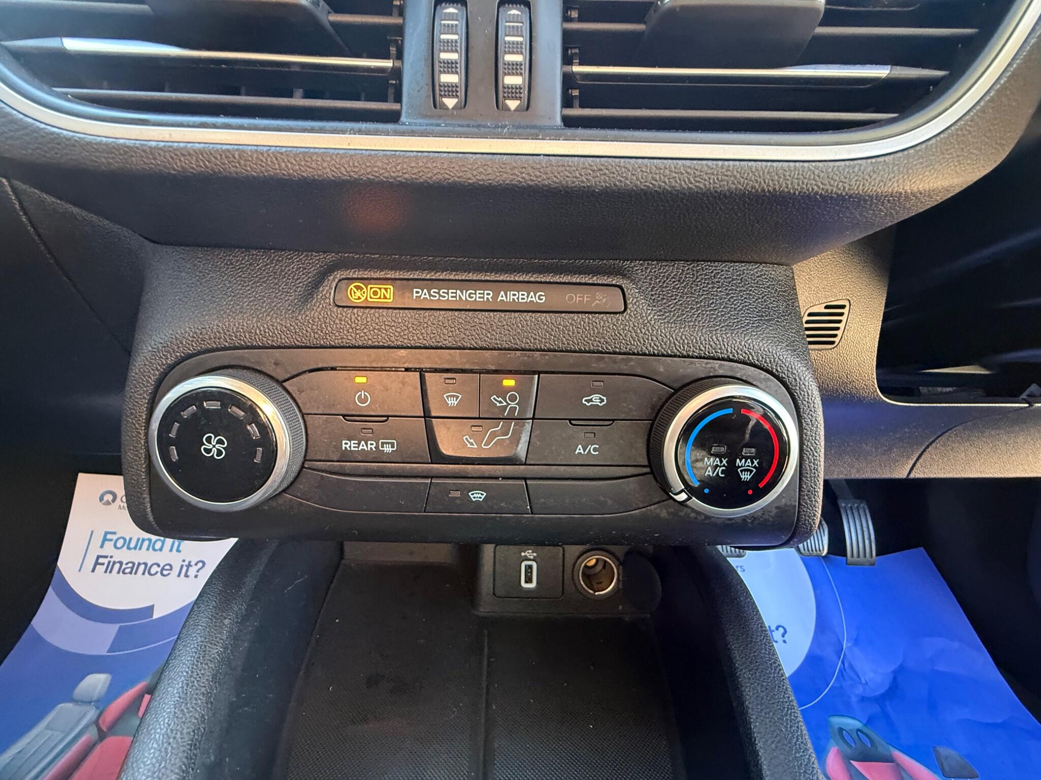 Ford Focus view 24