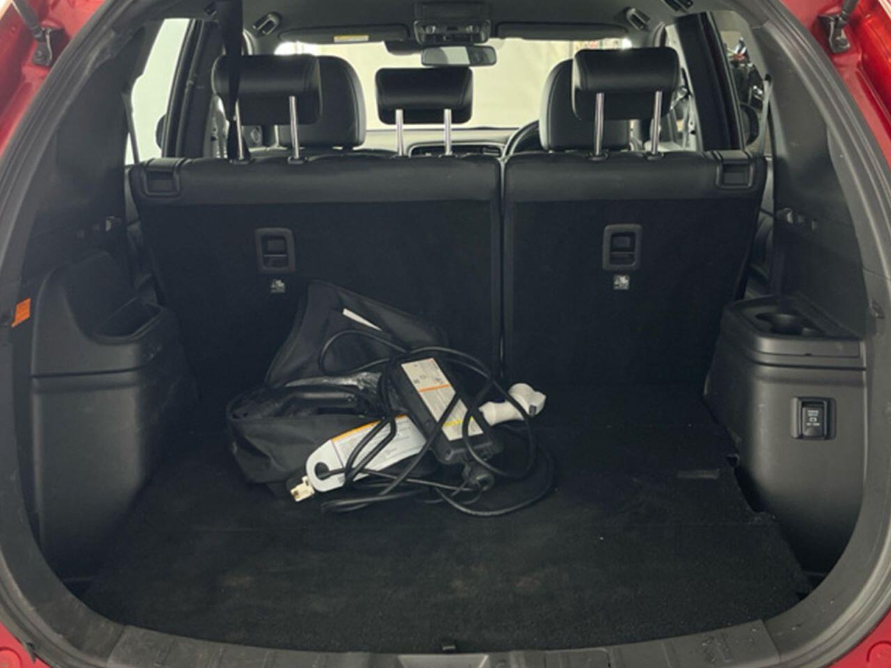 Mitsubishi Outlander view 3