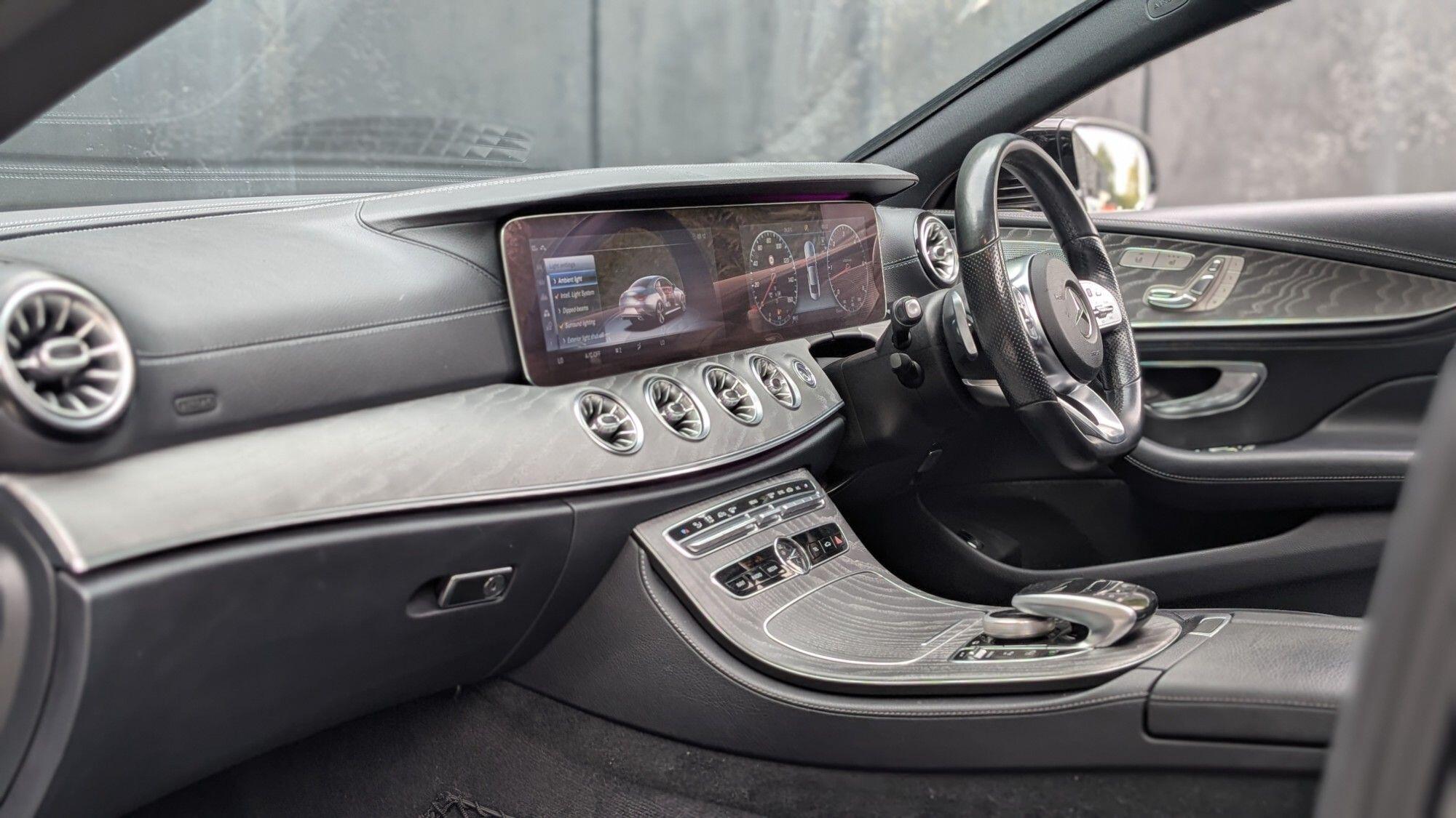 Mercedes-Benz CLS view 11