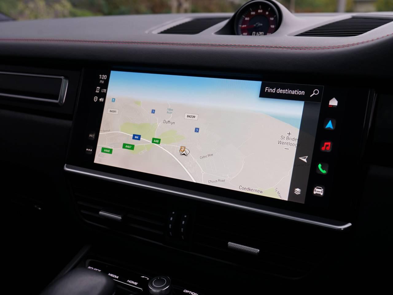 Porsche Cayenne view 39