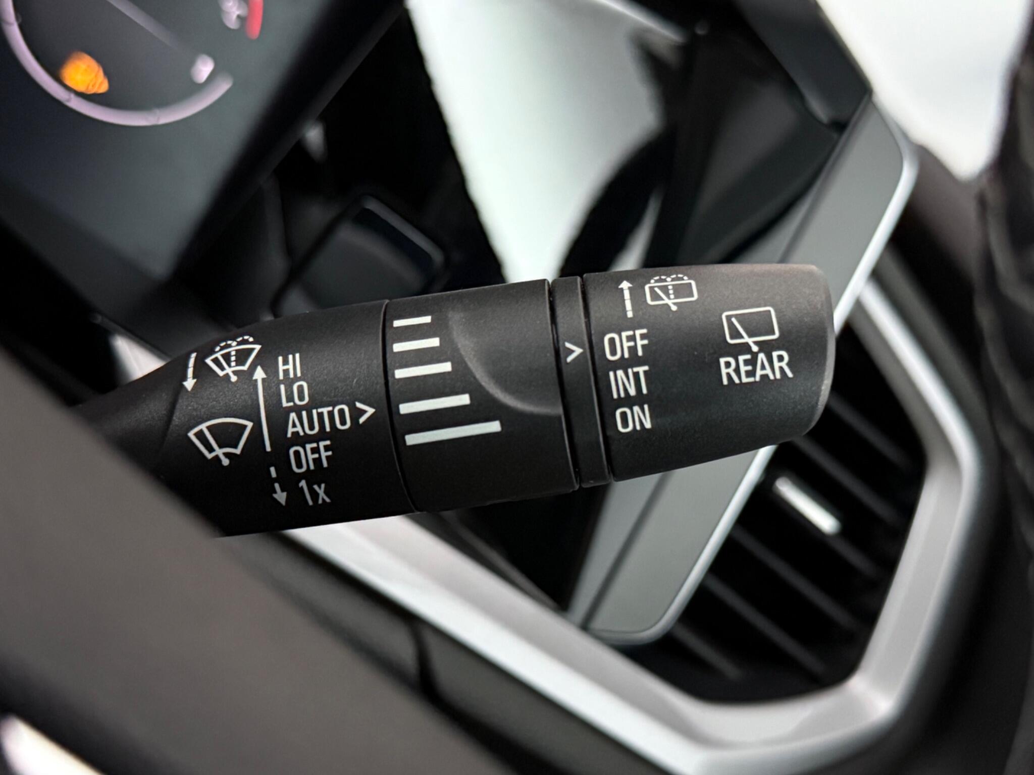 Vauxhall Grandland X view 17