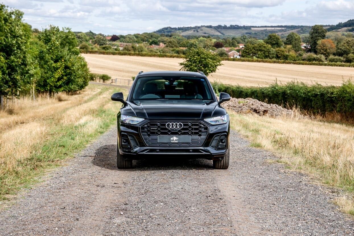 Audi Q5 view 3