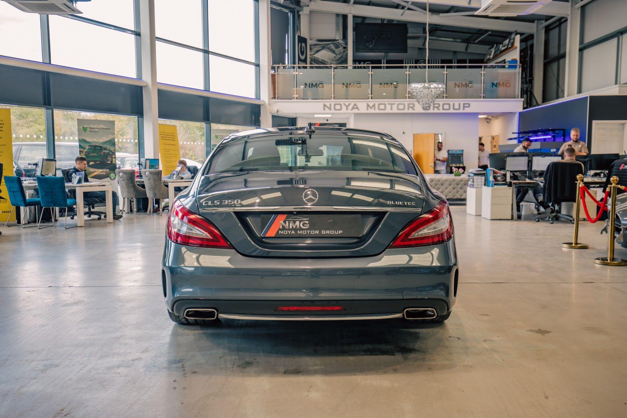 Mercedes-Benz CLS view 30