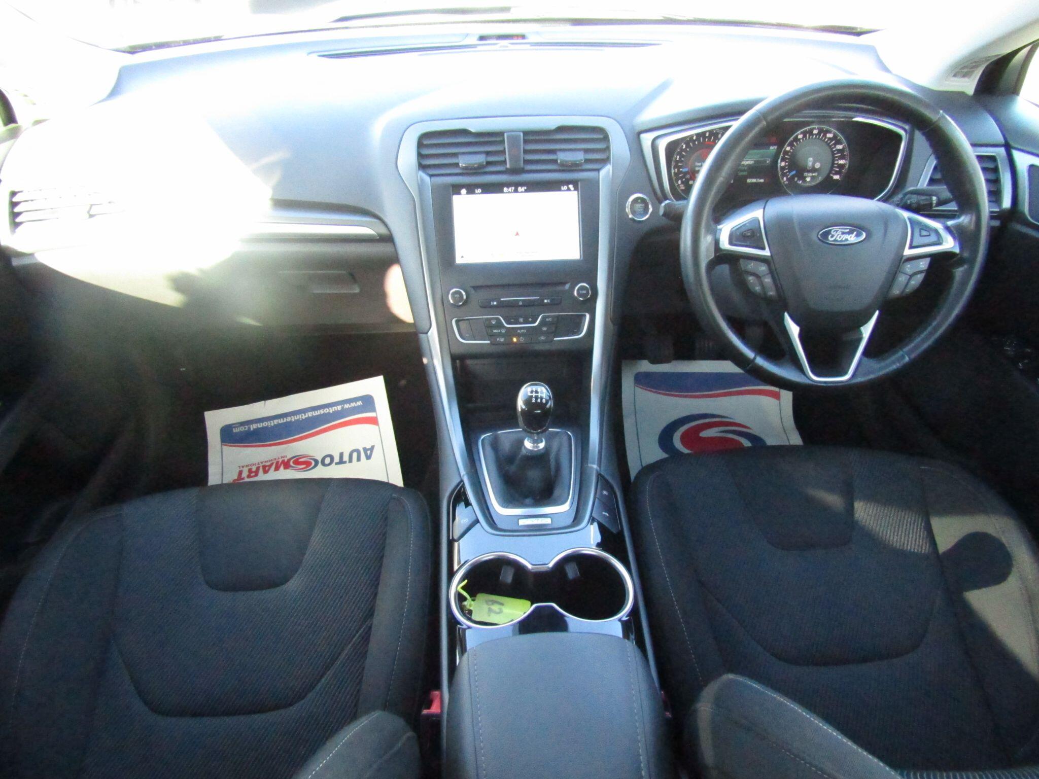 Ford Mondeo view 13