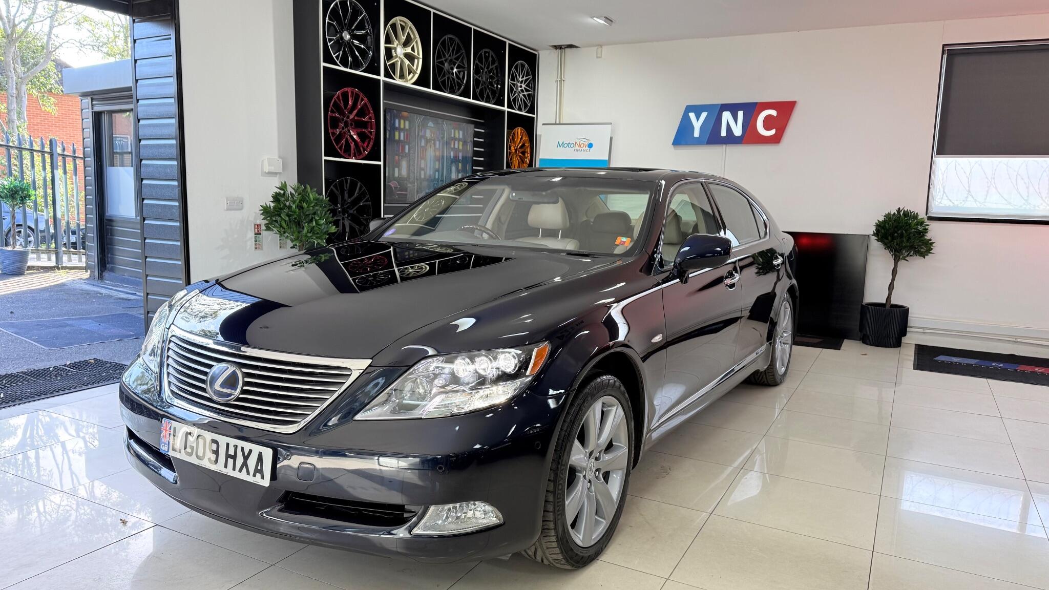 Lexus LS view 58