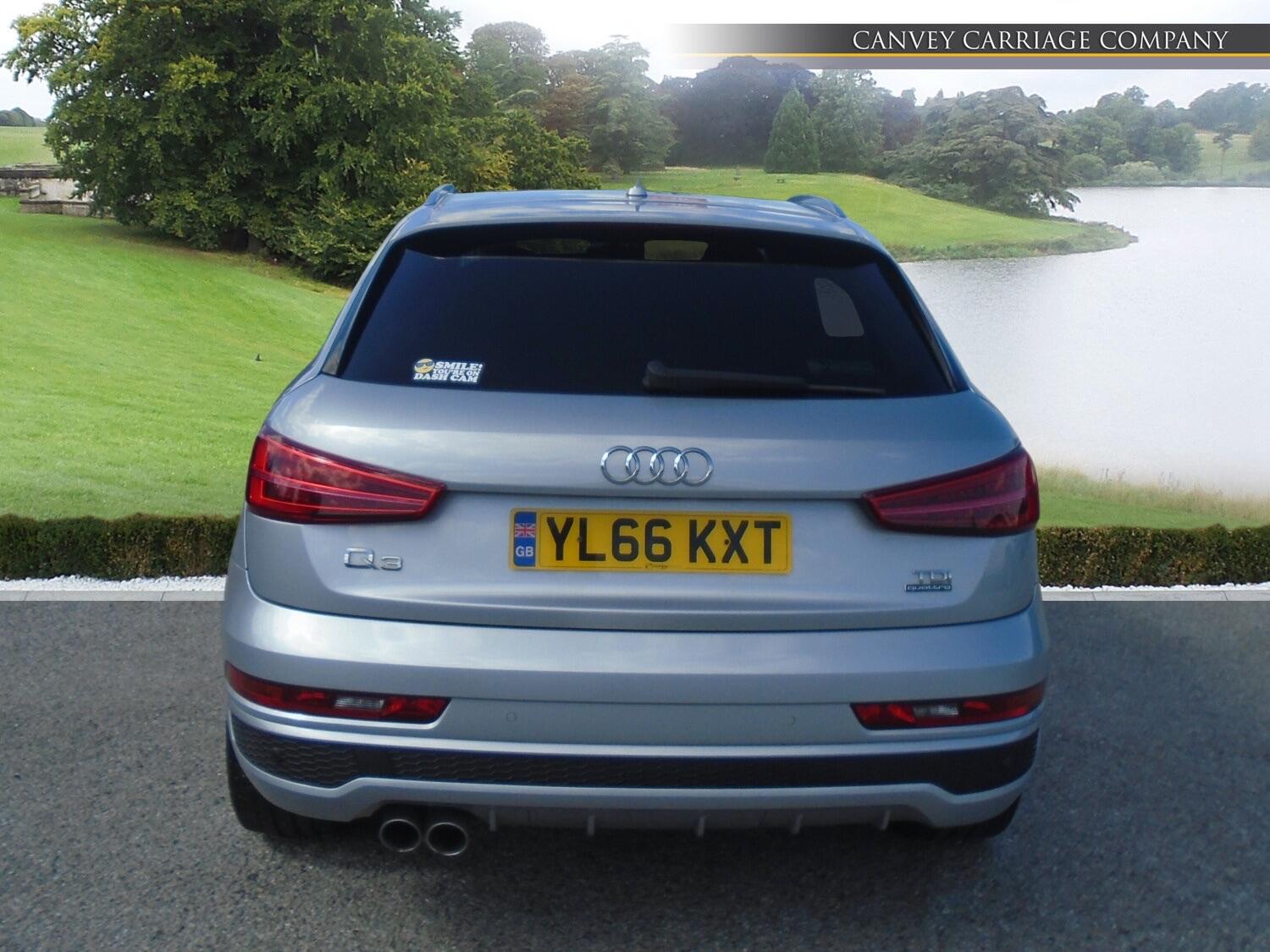 Audi Q3 view 8