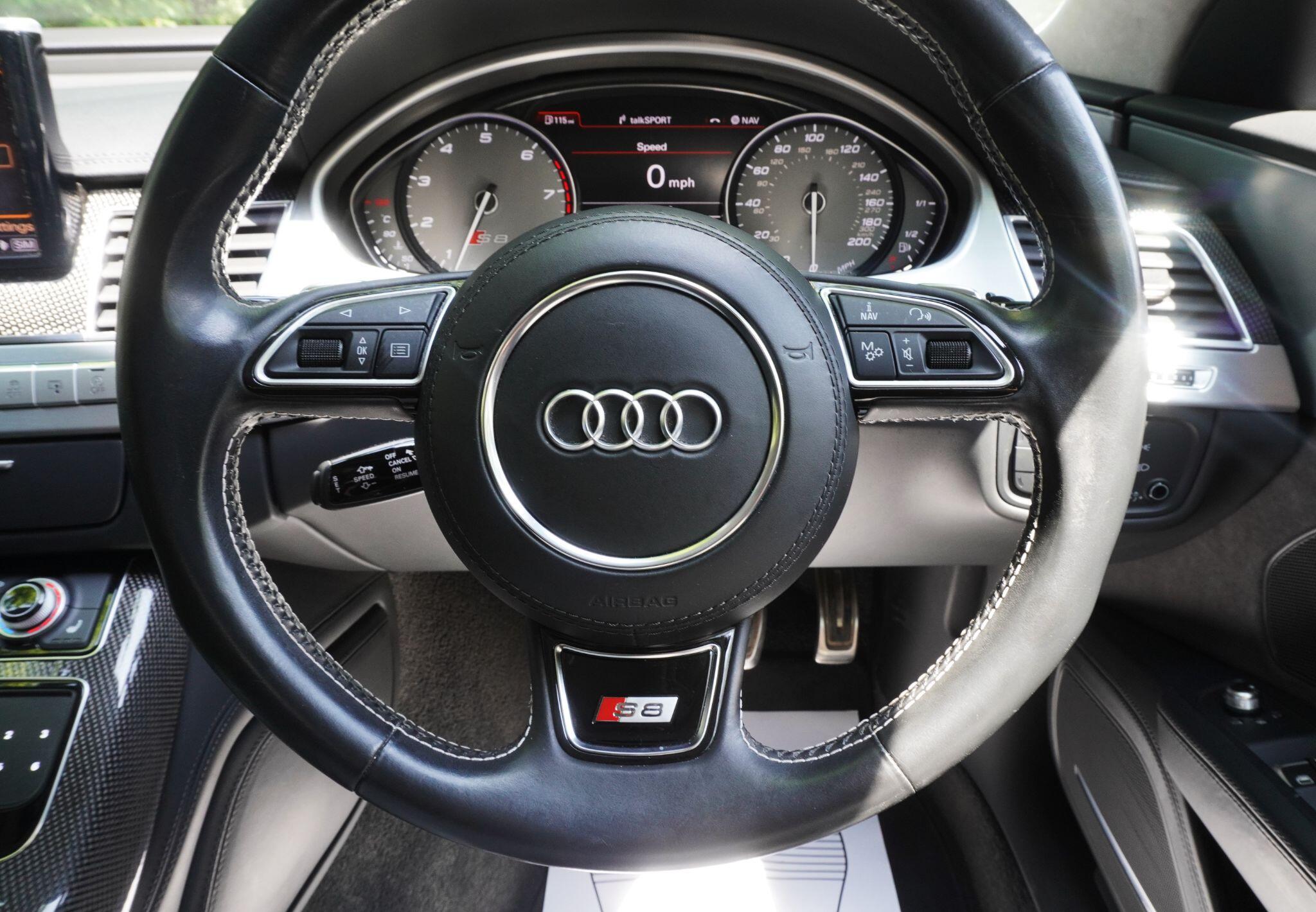 Audi S8 view 38