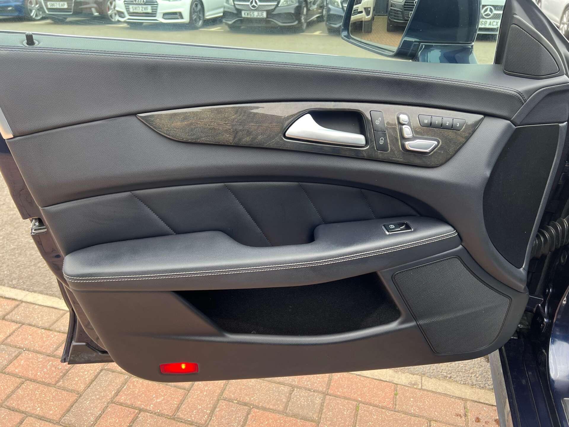 Mercedes-Benz CLS view 55