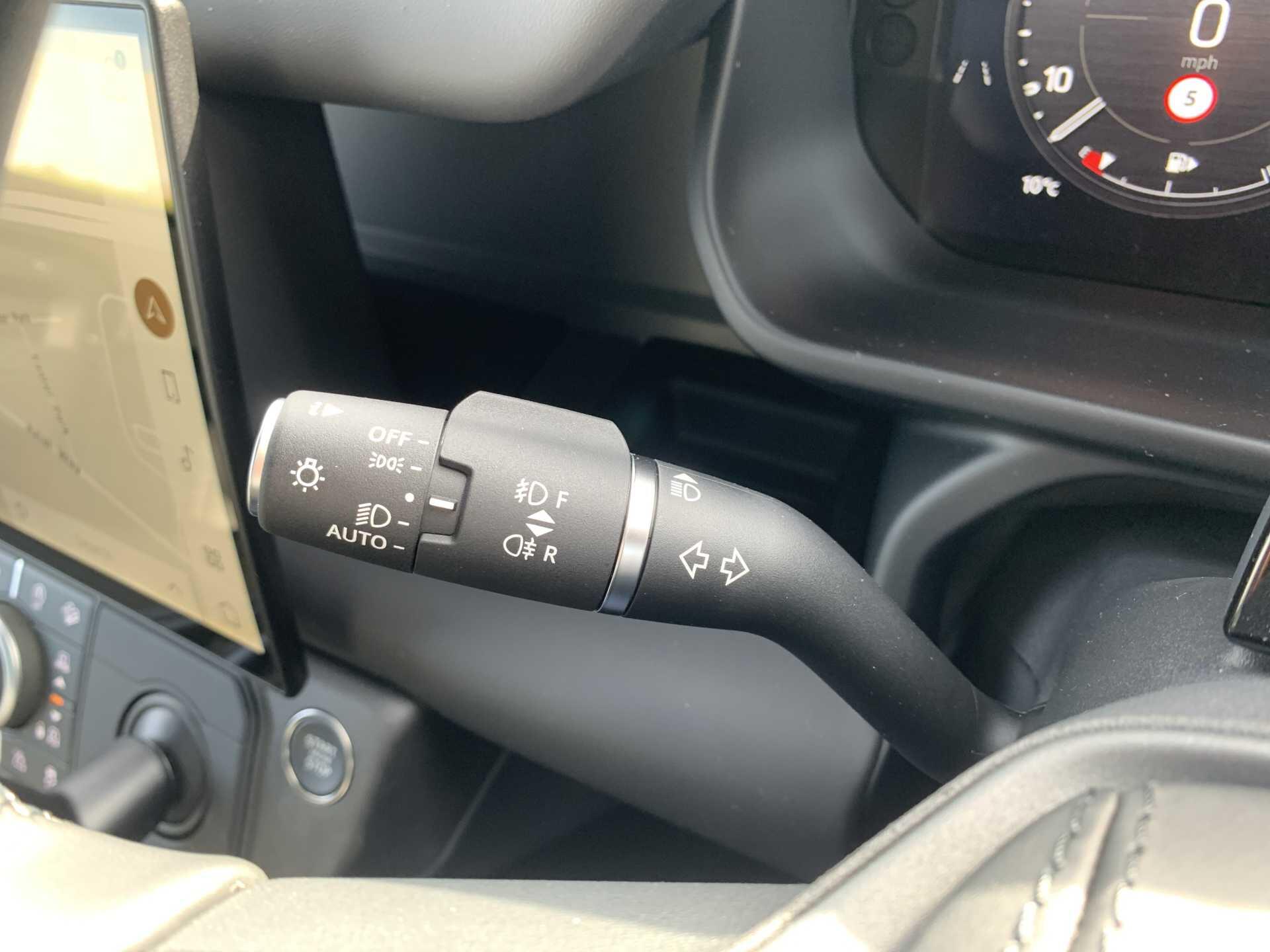 Land Rover Defender view 39