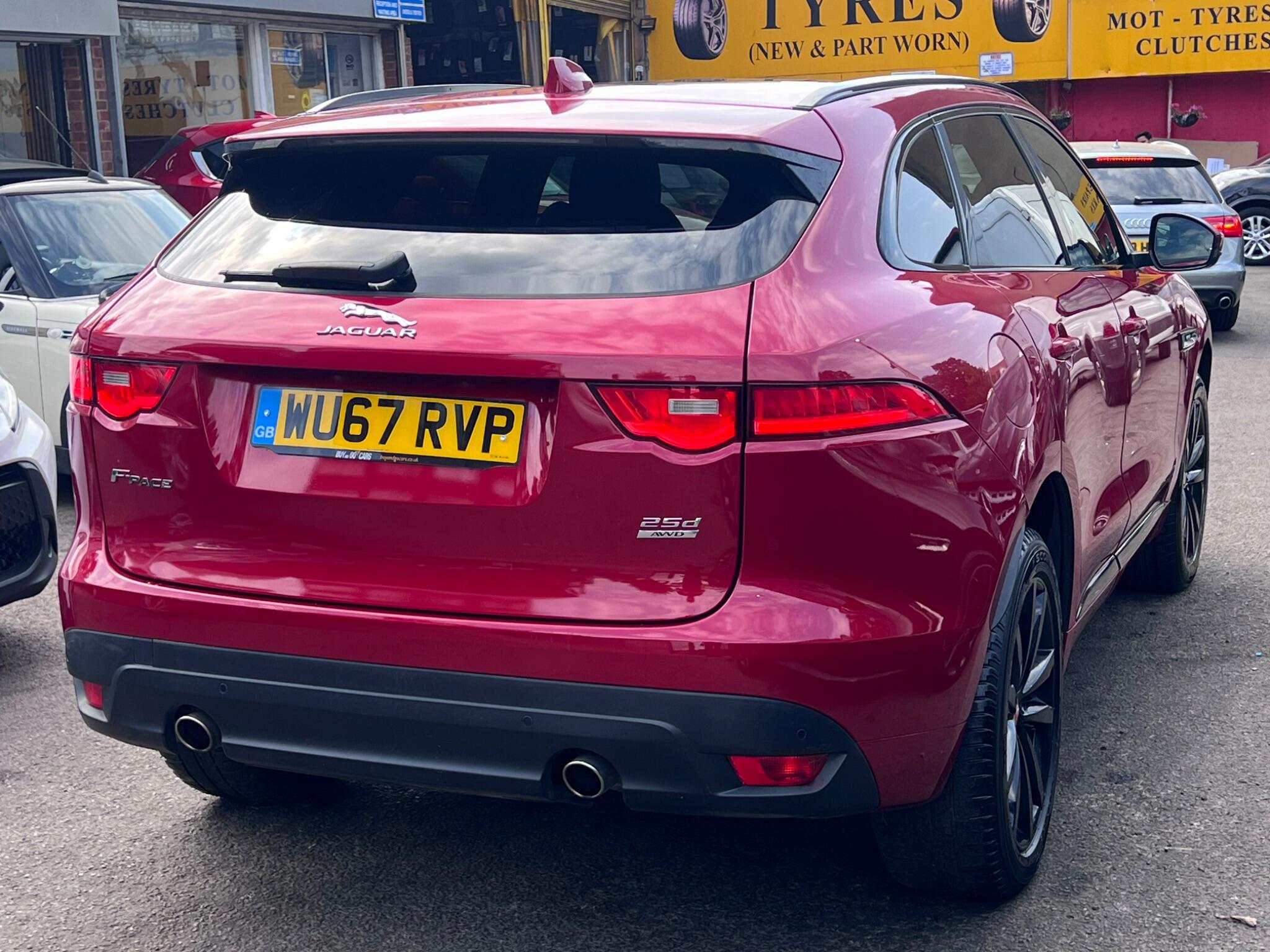 Jaguar F-Pace view 9