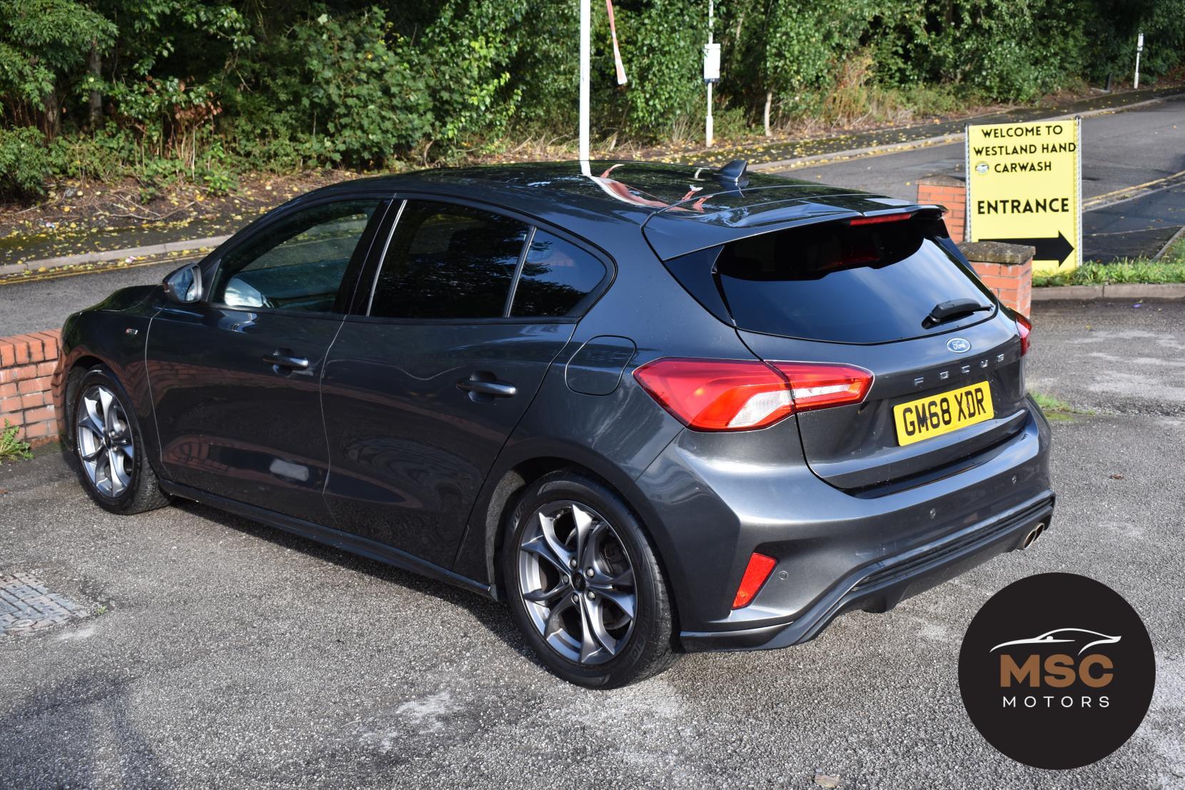 Ford Focus view 13