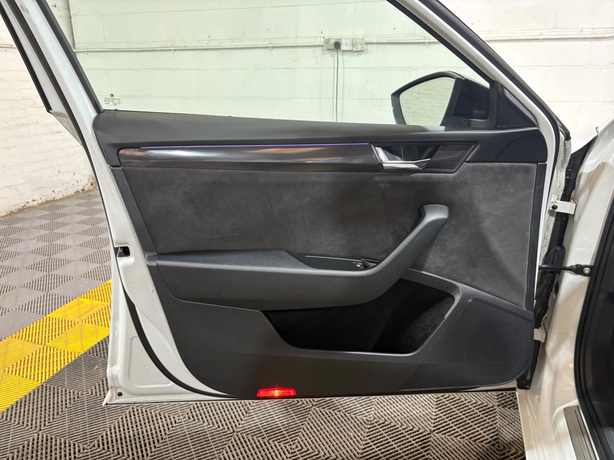 Skoda Superb view 43