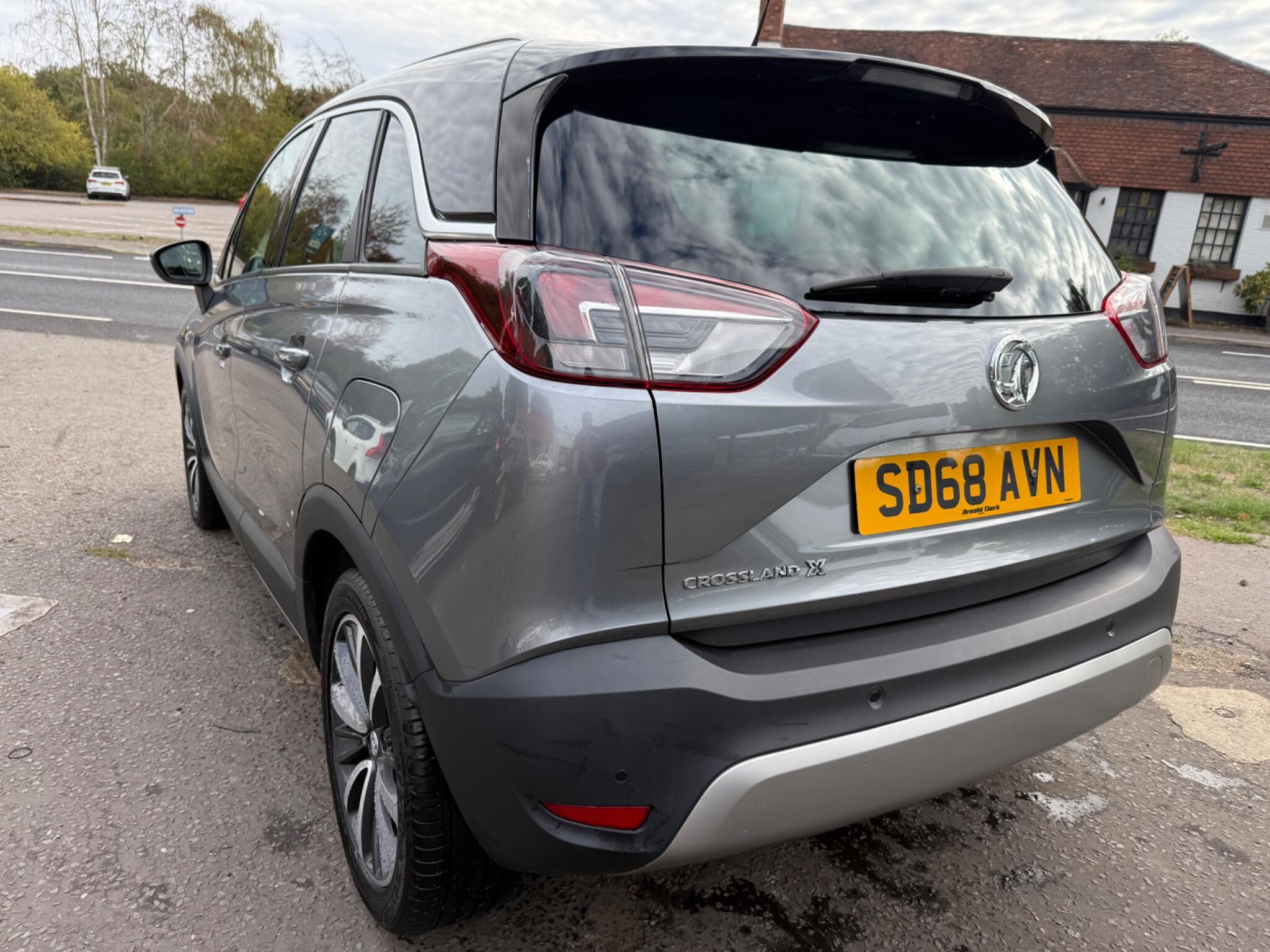 Vauxhall Crossland X view 4