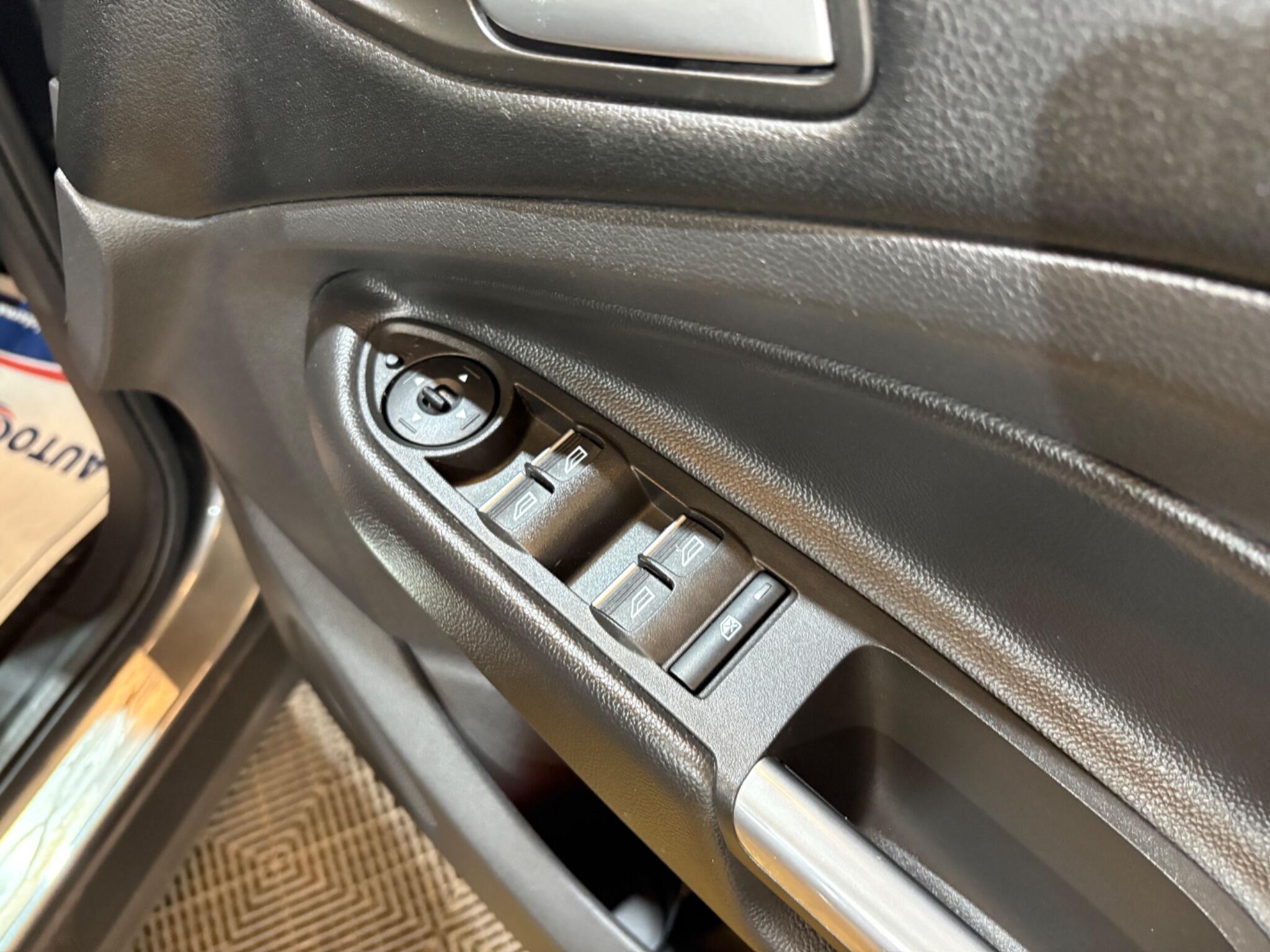 Ford Kuga view 36