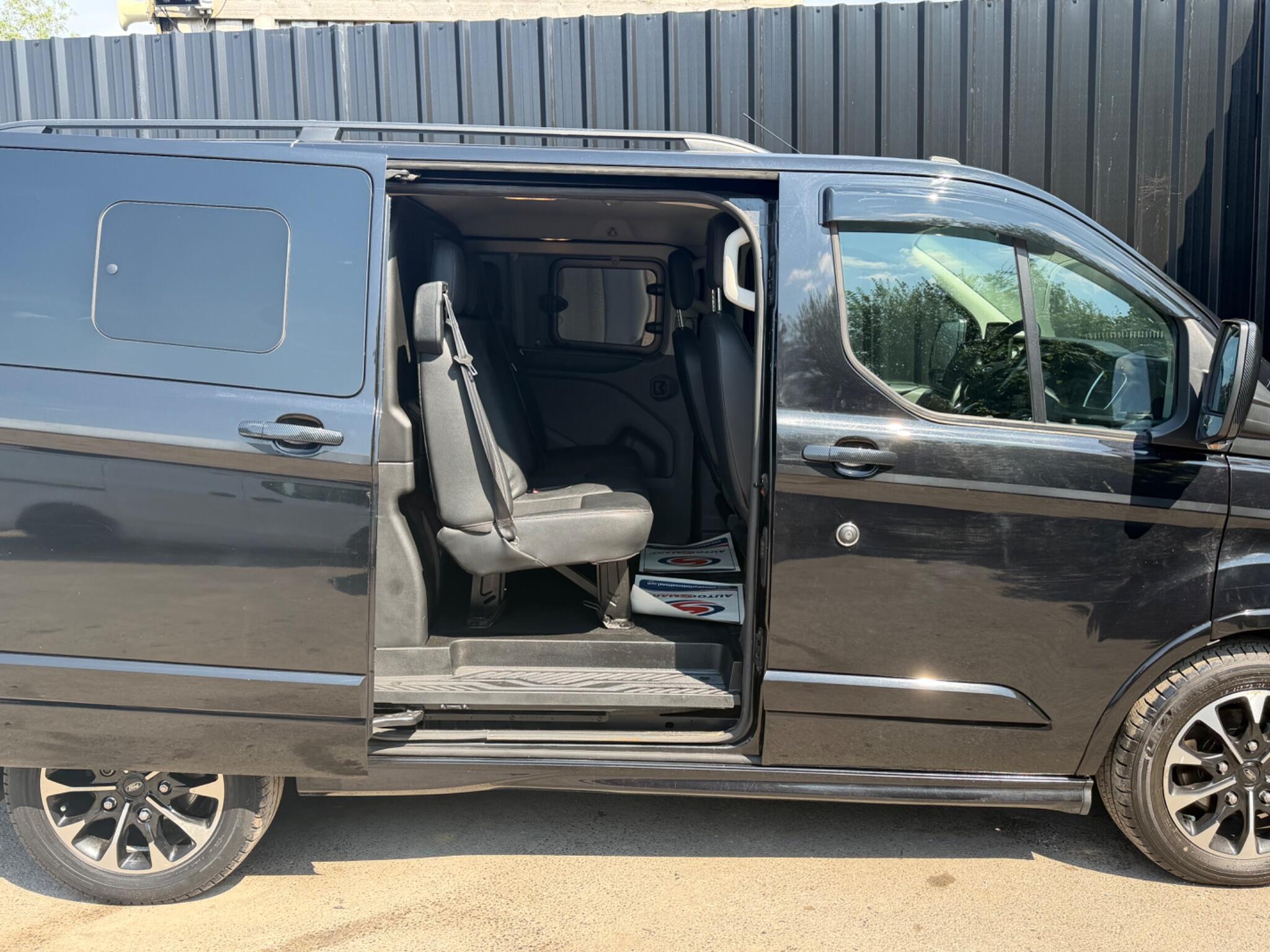 Ford Transit Custom view 59