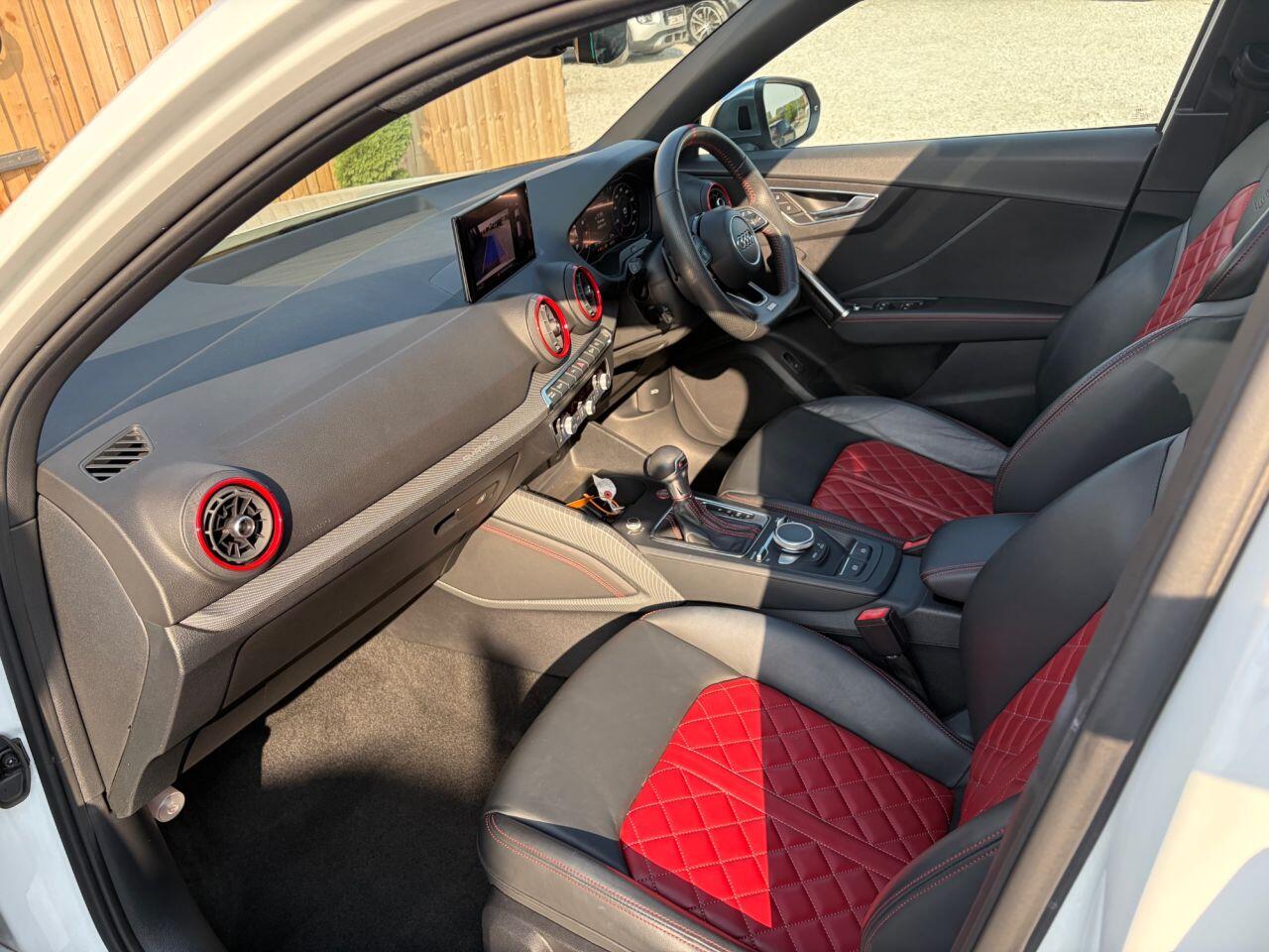 Audi SQ2 view 20