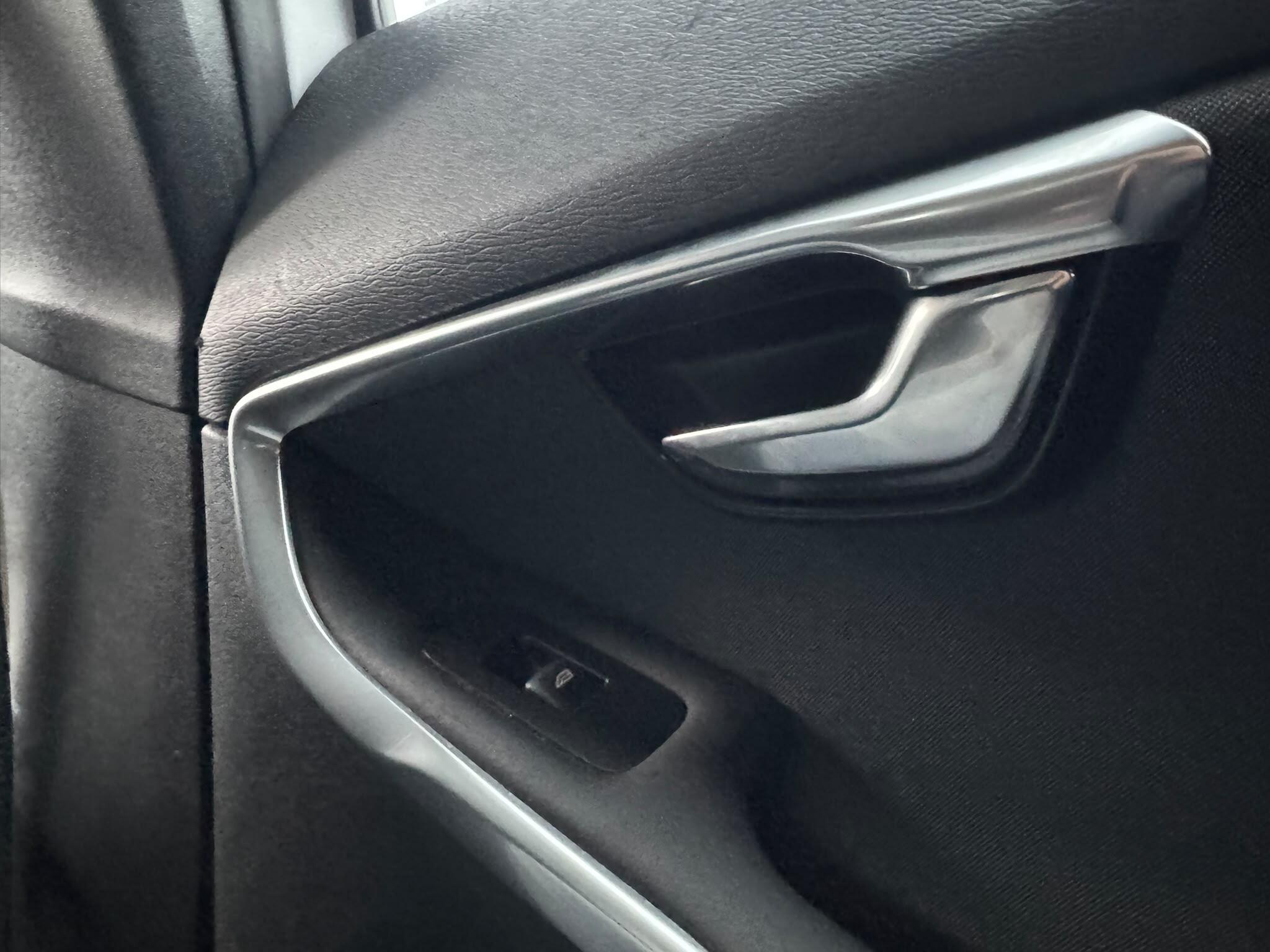 Volvo V40 Cross Country view 74