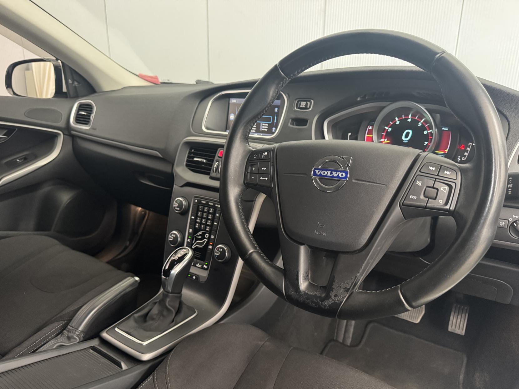 Volvo V40 view 54