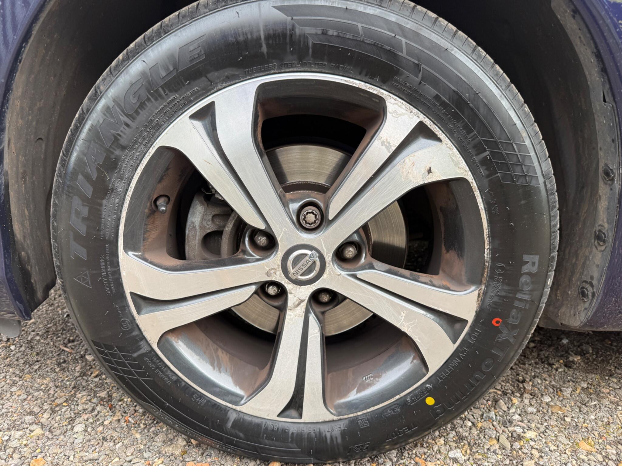 2018 Nissan Pulsar image 40
