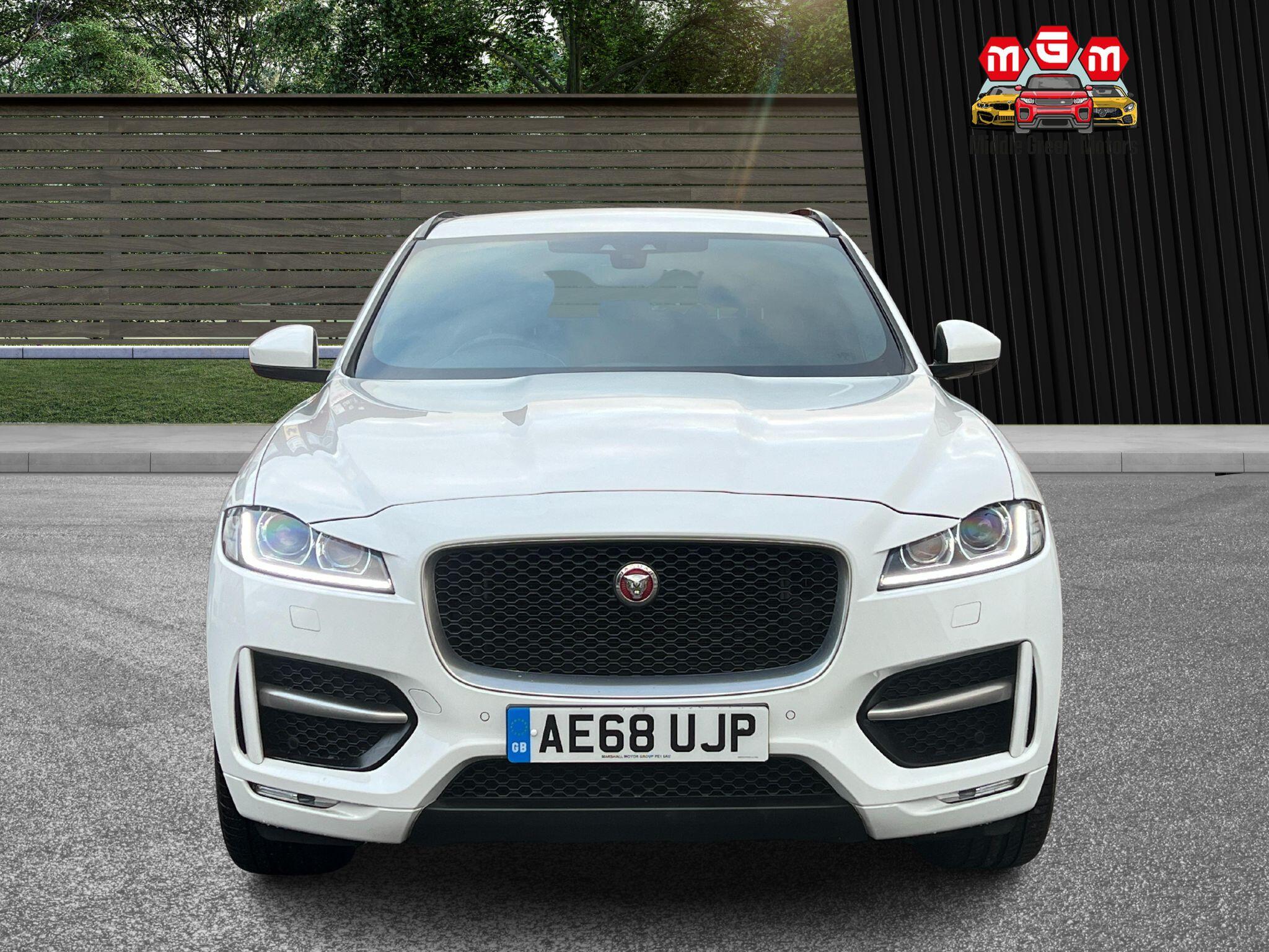 Jaguar F-Pace view 3