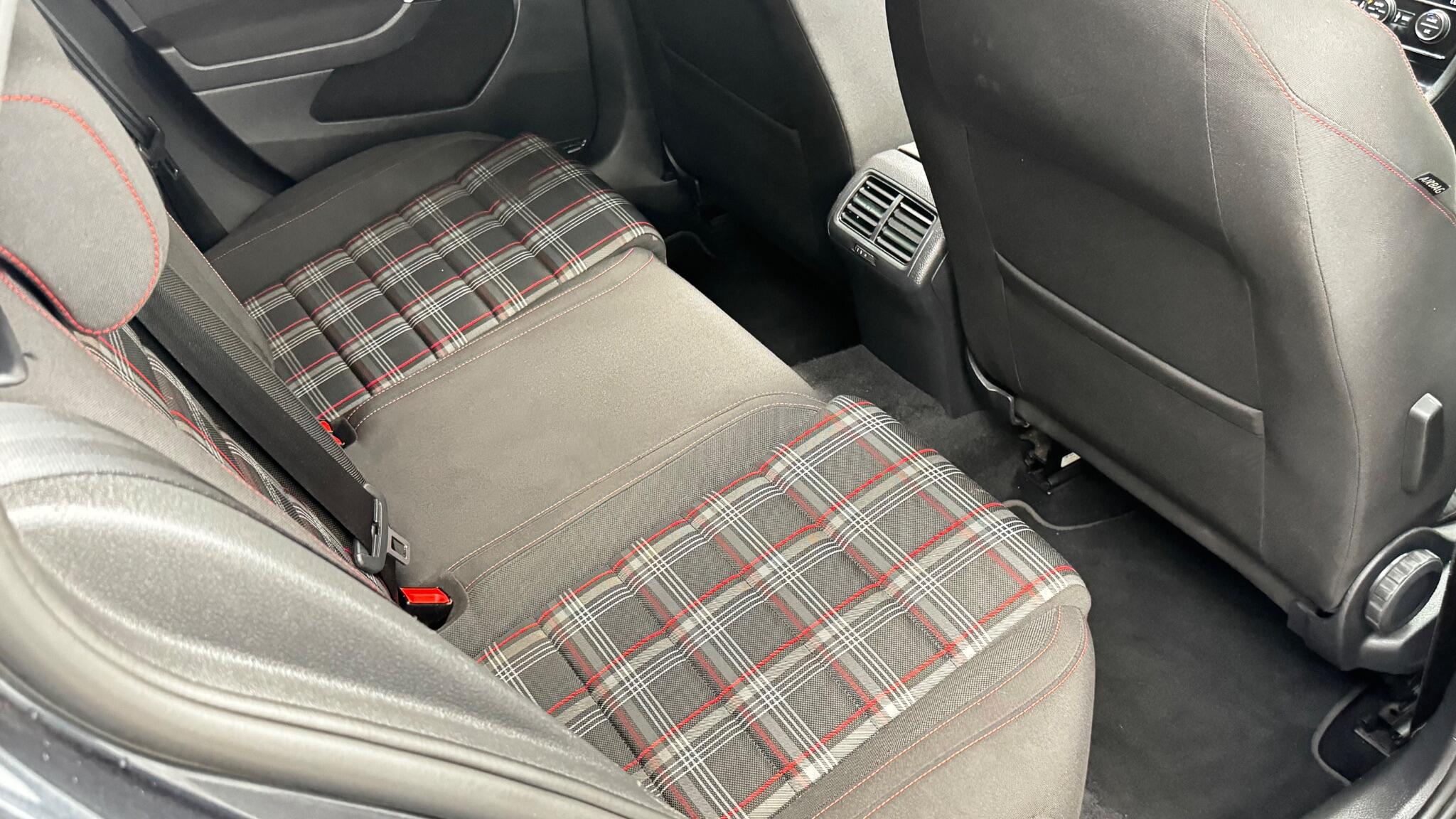 Volkswagen Golf view 35
