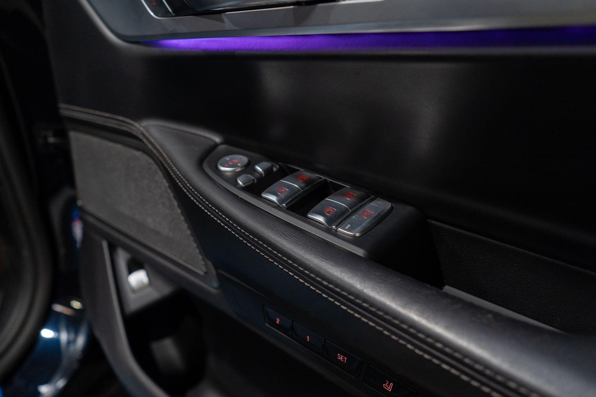 BMW 7 Series view 35