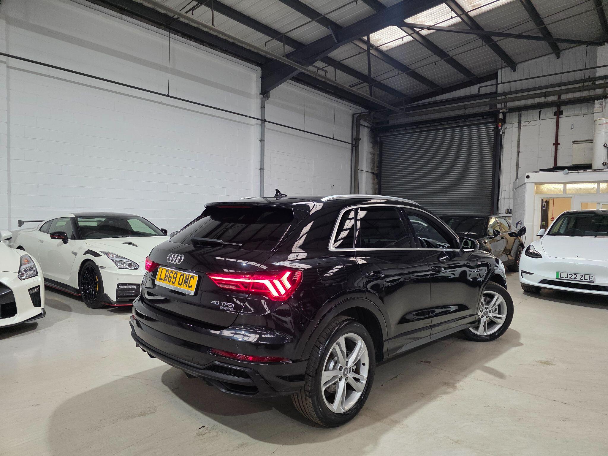 Audi Q3 view 27