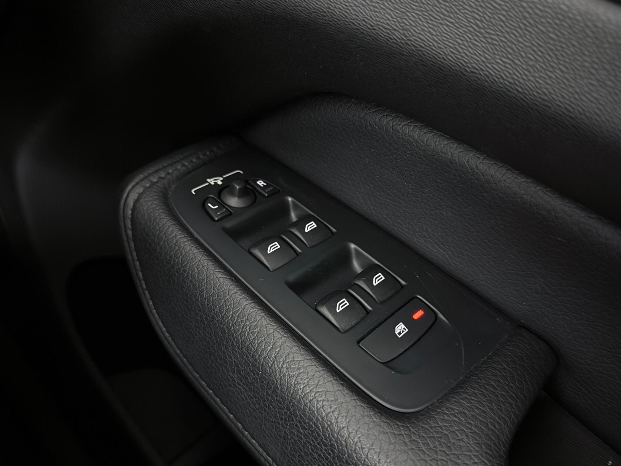 Volvo XC60 view 16