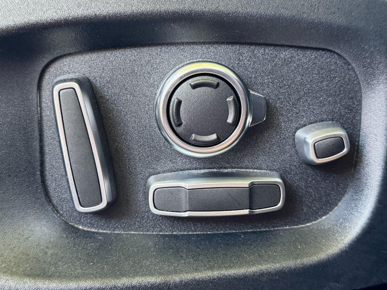 Jaguar F-Pace view 34