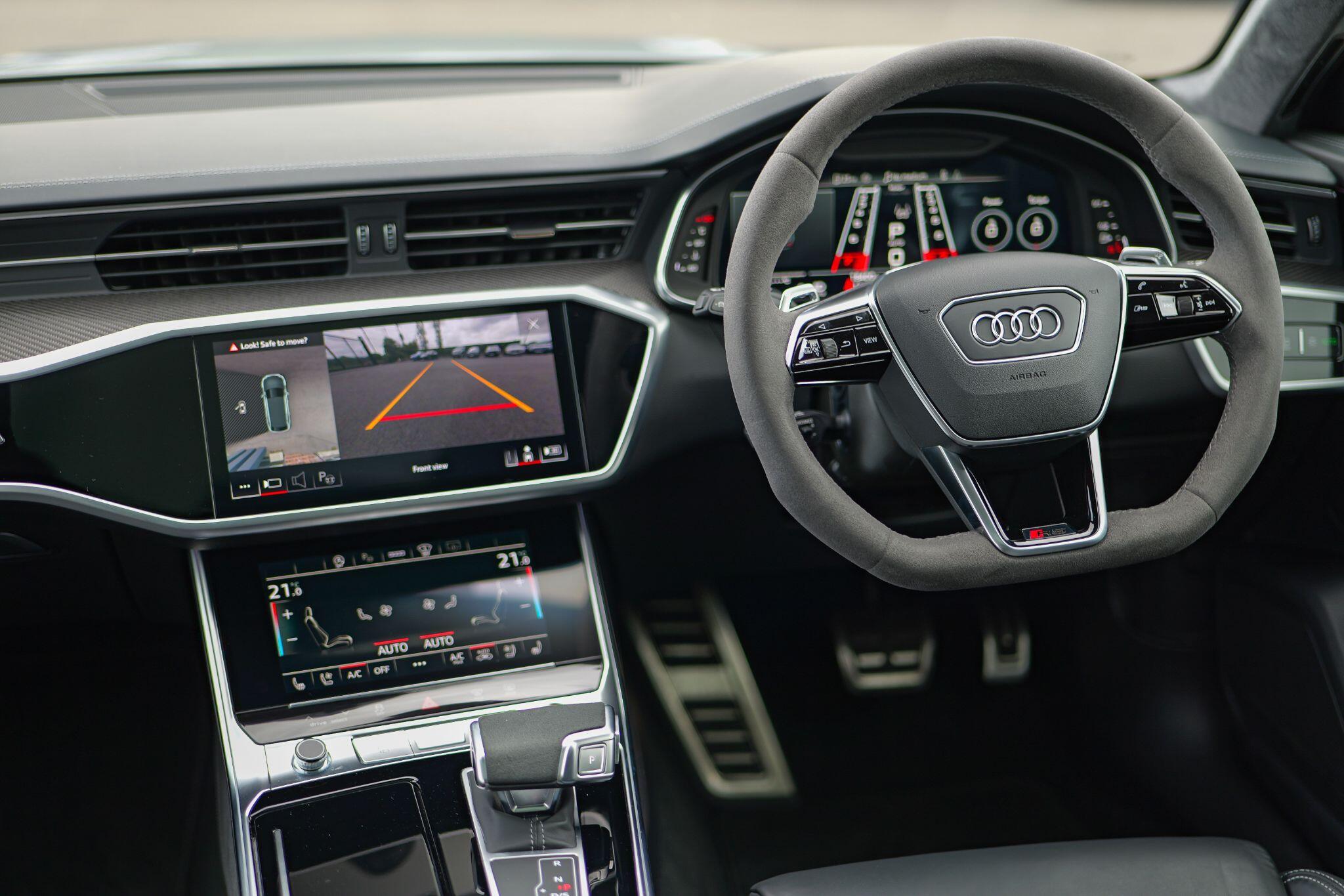 Audi RS6 Avant view 15