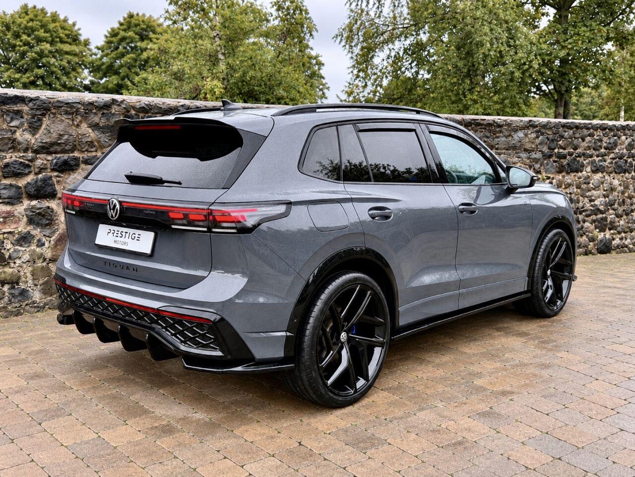 Volkswagen Tiguan view 5