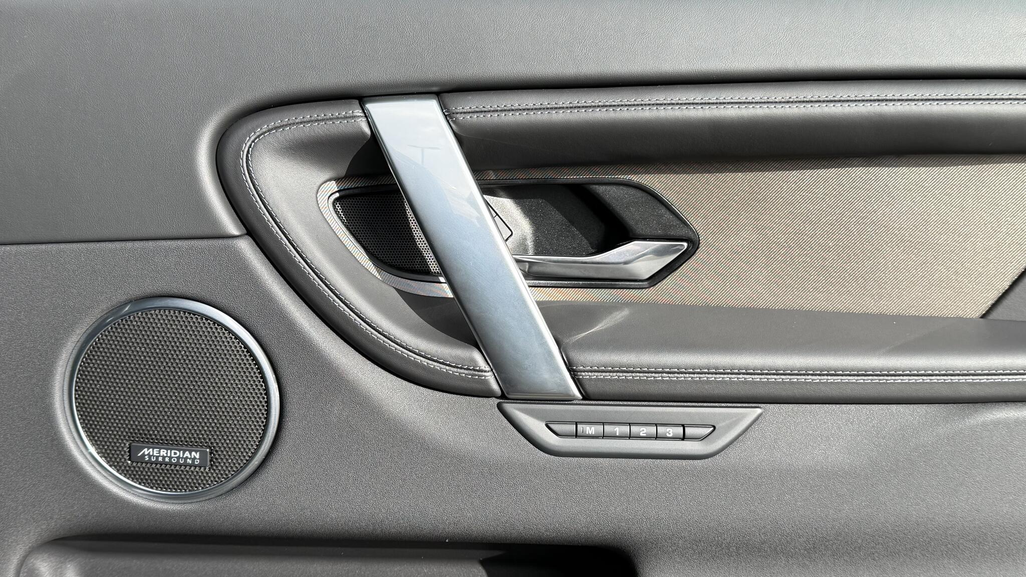 Land Rover Discovery Sport view 49