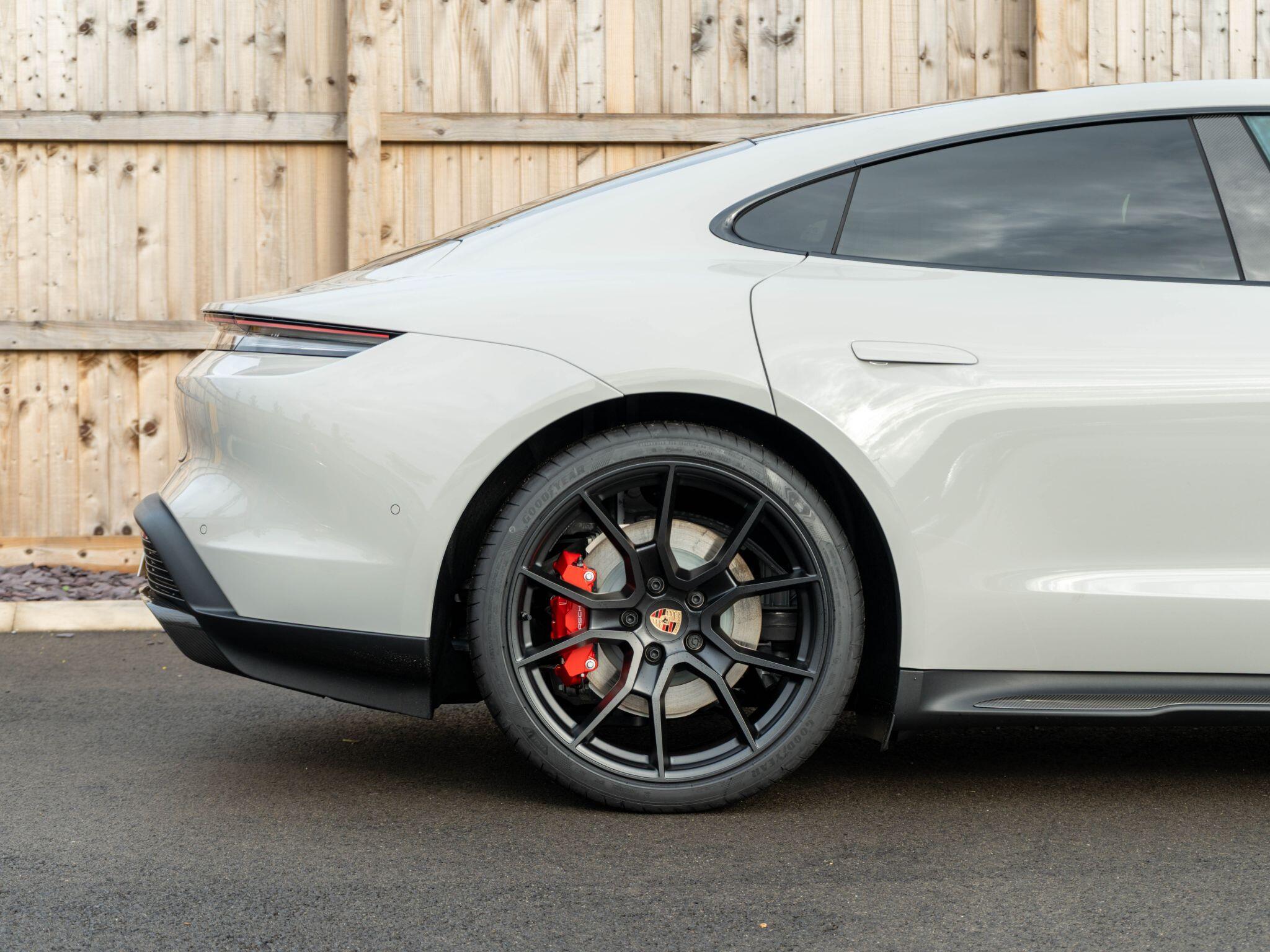 Porsche Taycan view 72
