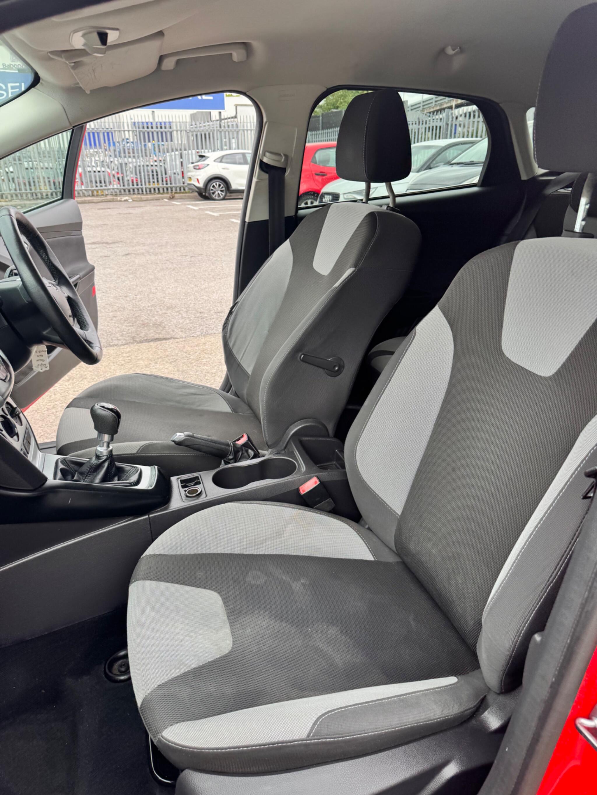 Ford Focus view 46