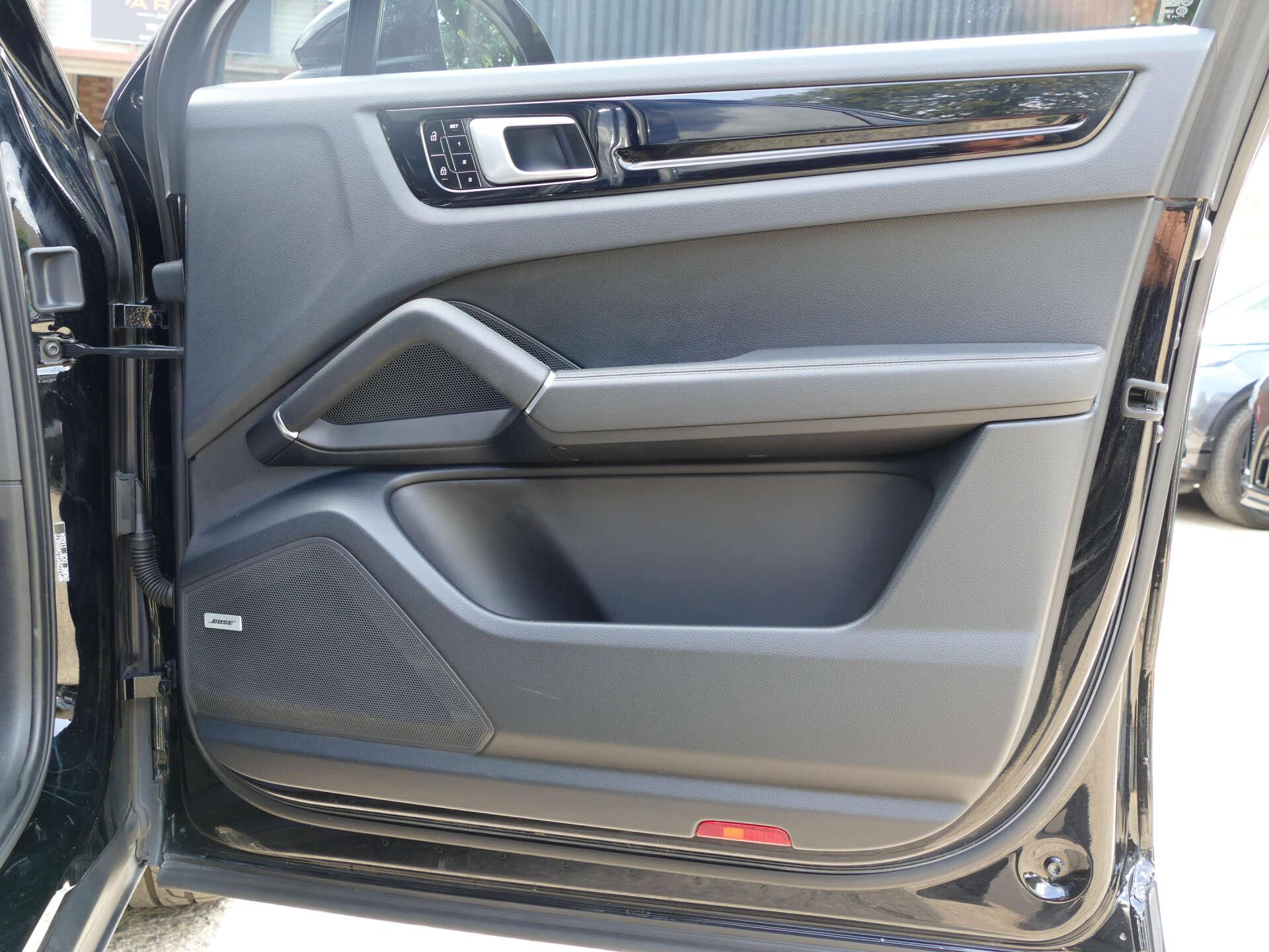 Porsche Cayenne view 44