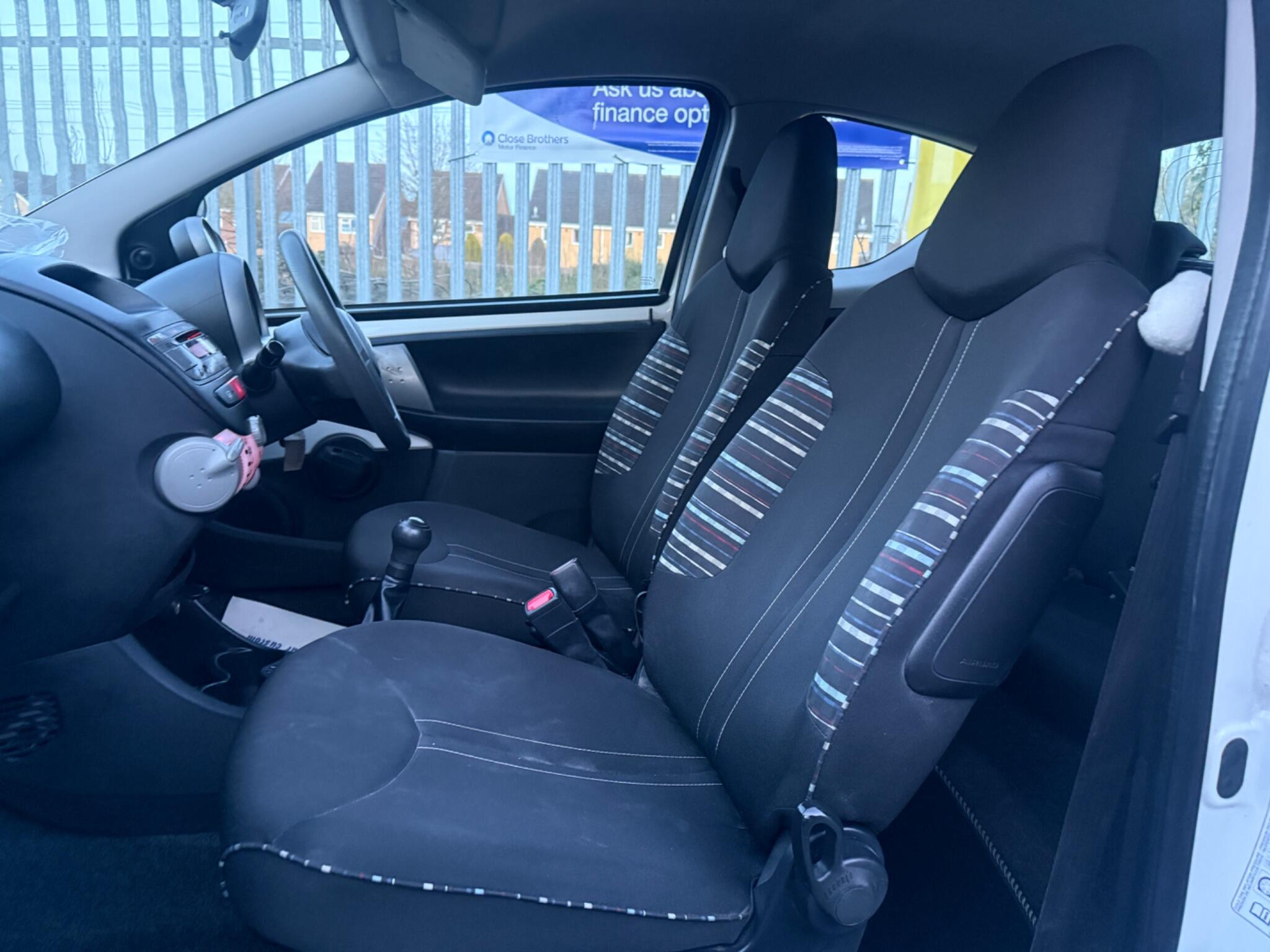 2013 Citroen C1 image 21