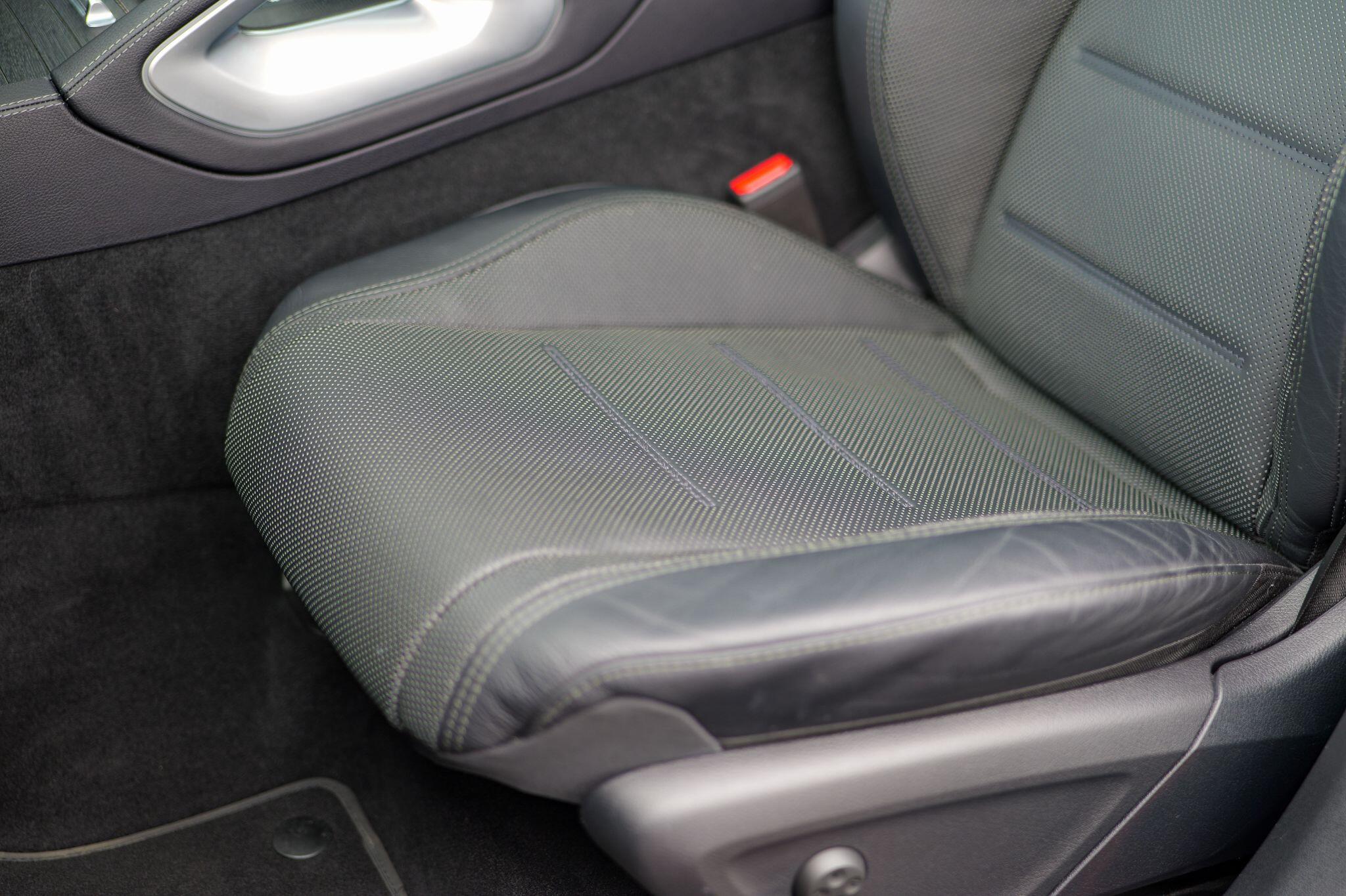 Mercedes-Benz Gle view 22