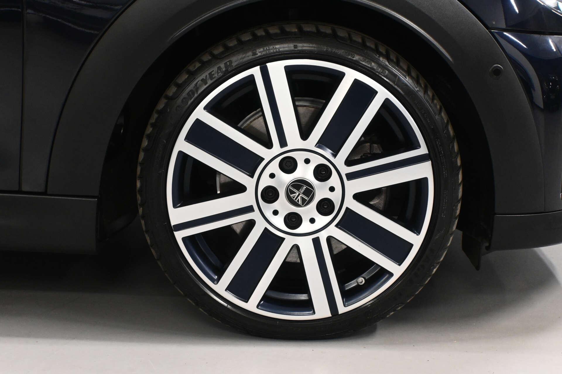 Mini Hatch view 23