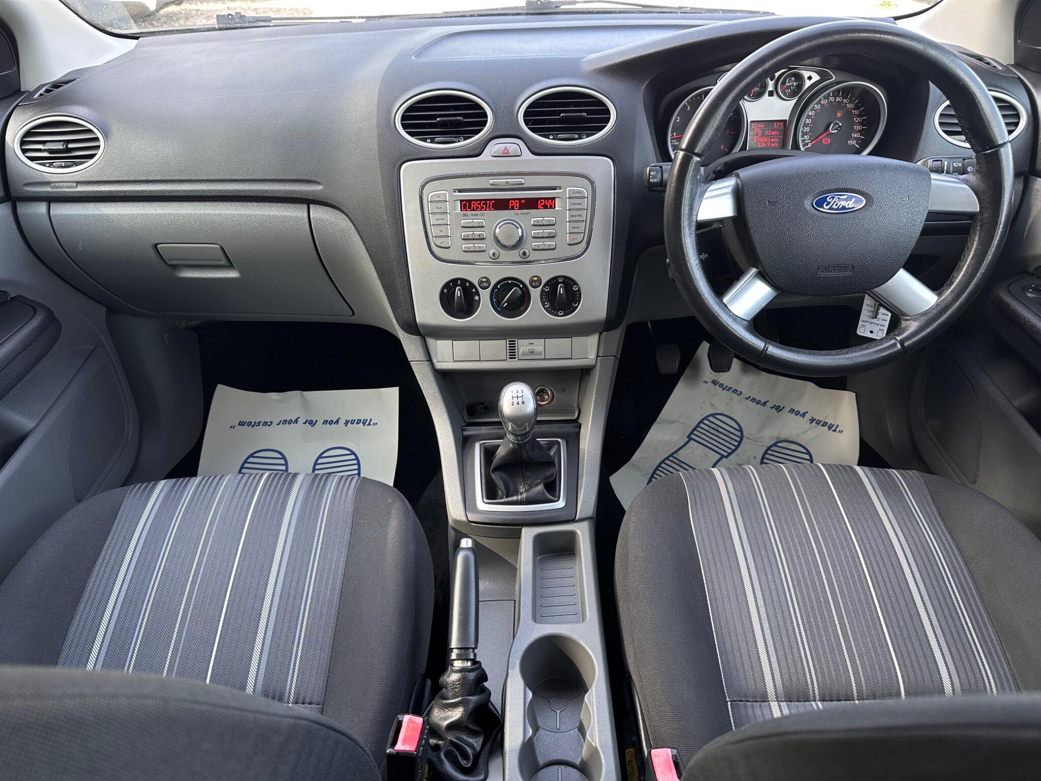 Ford Focus view 25
