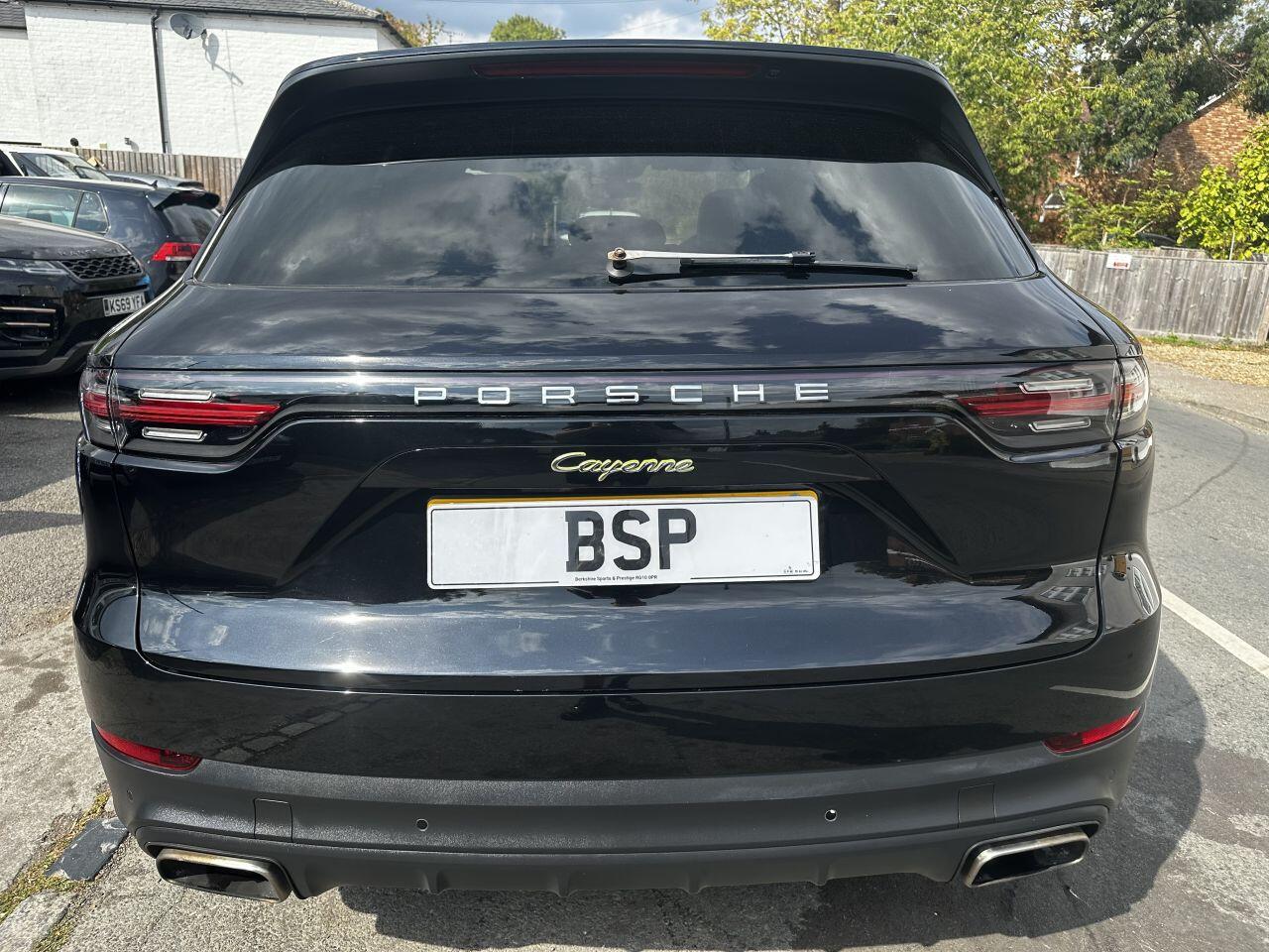 Porsche Cayenne view 25
