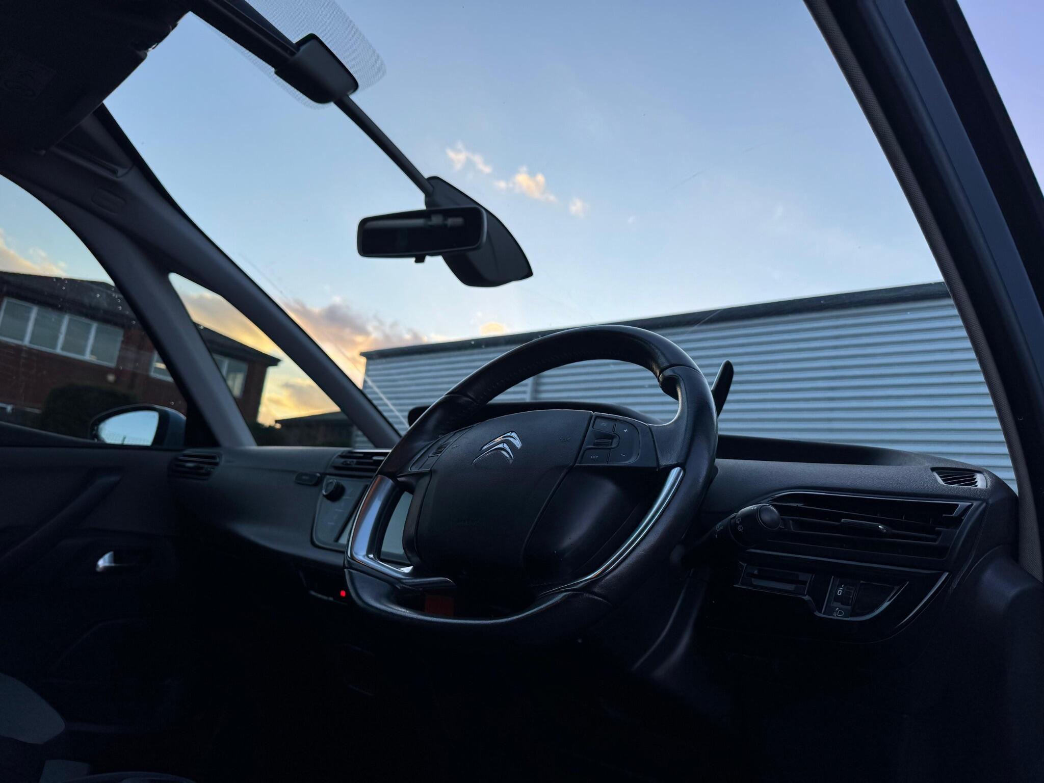Citroen Grand C4 Picasso view 41