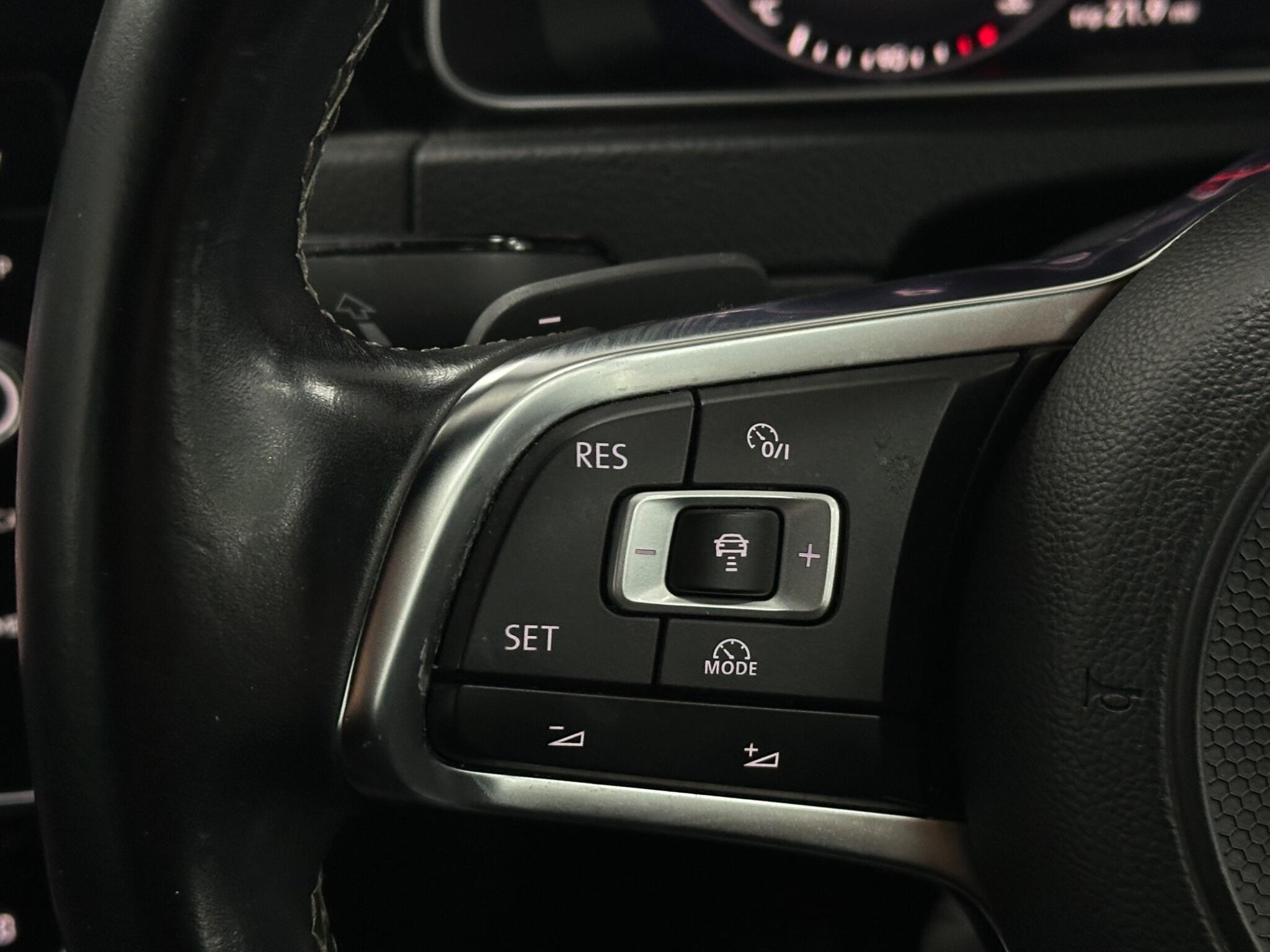 Volkswagen Golf view 25