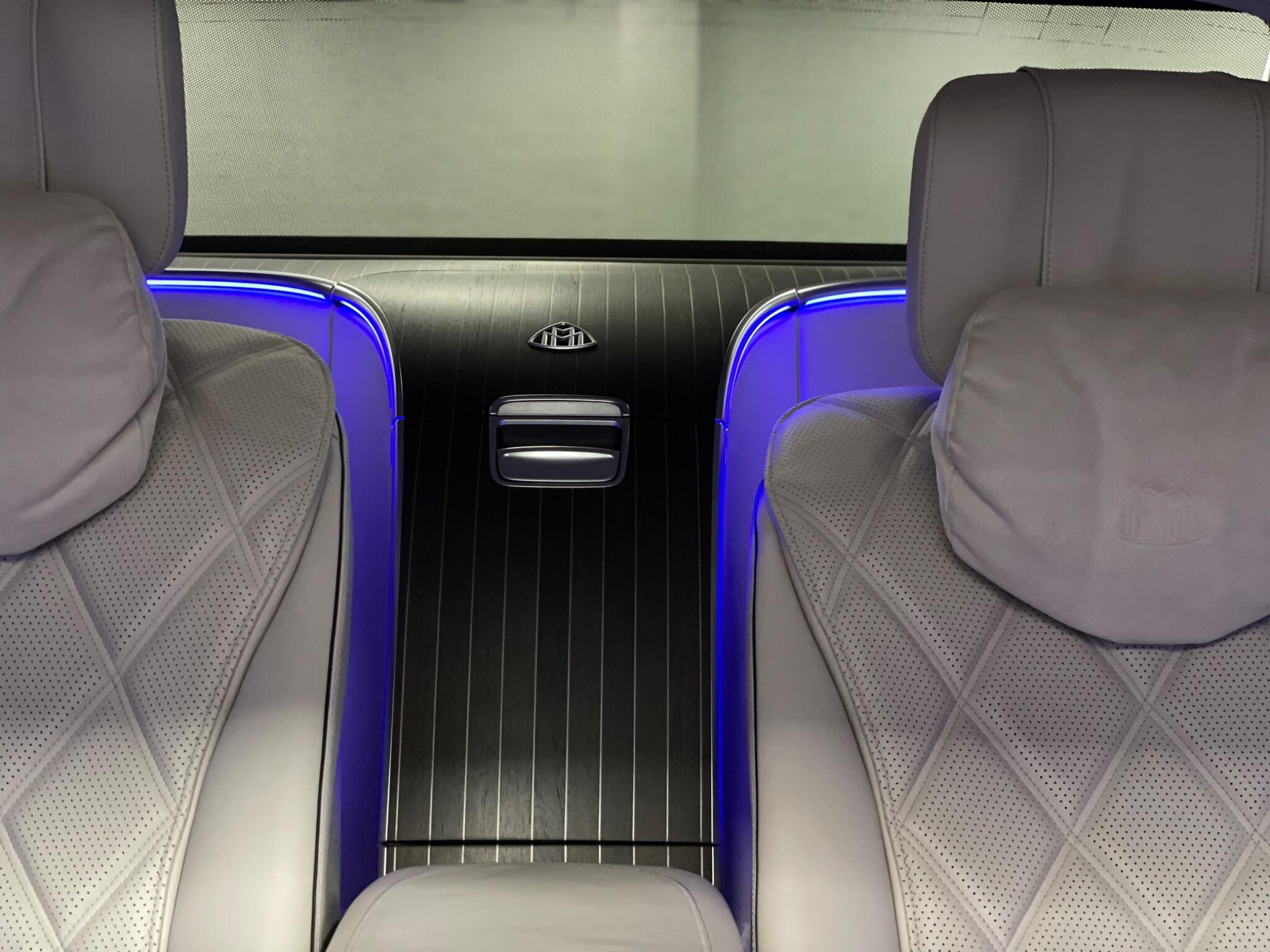 Mercedes-Benz S-Class view 23