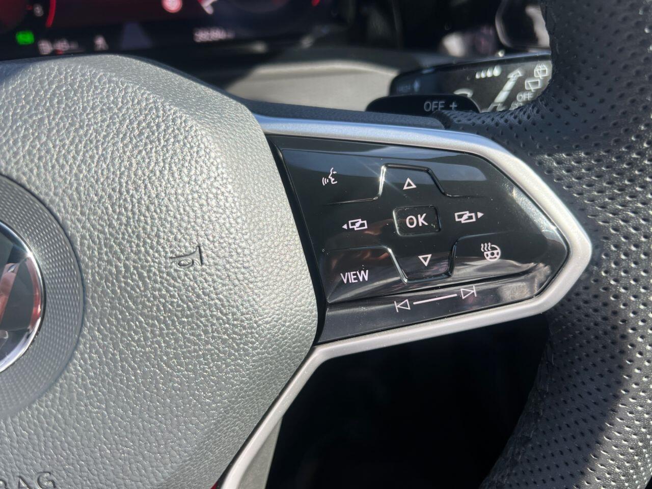 Volkswagen Golf view 14